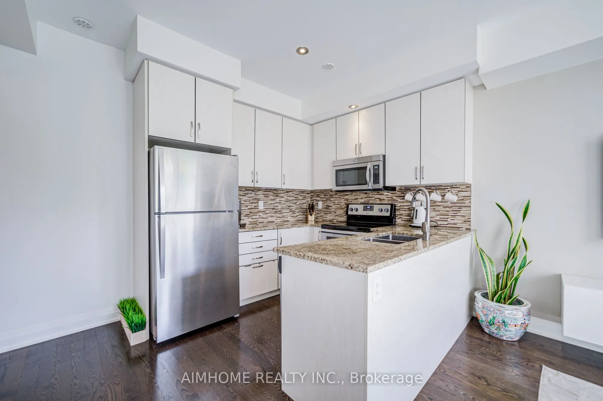 11 Eldora Avenue, #6