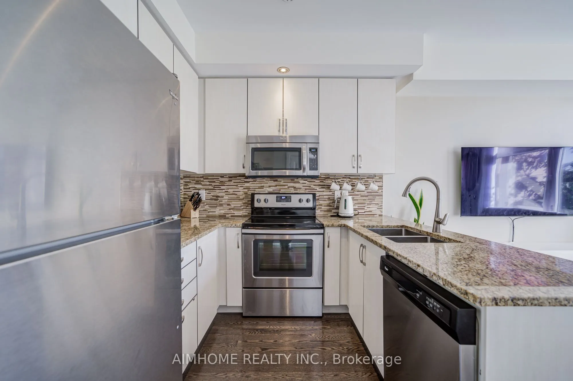11 Eldora Avenue, #6