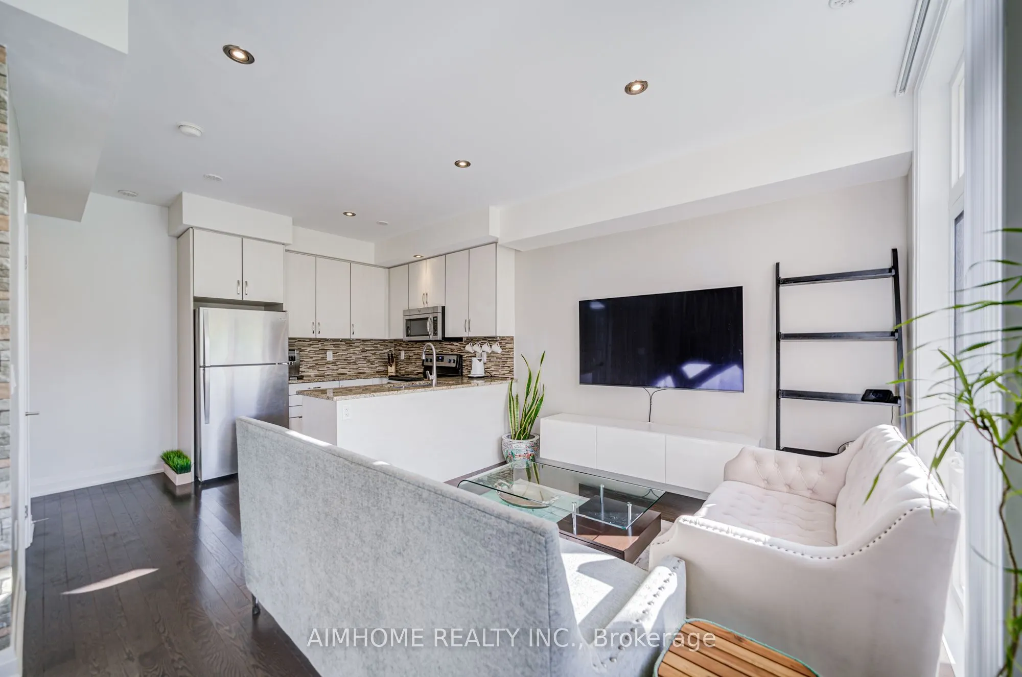 11 Eldora Avenue, #6