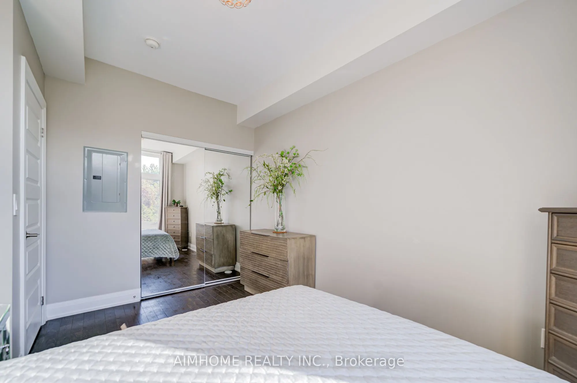 11 Eldora Avenue, #6