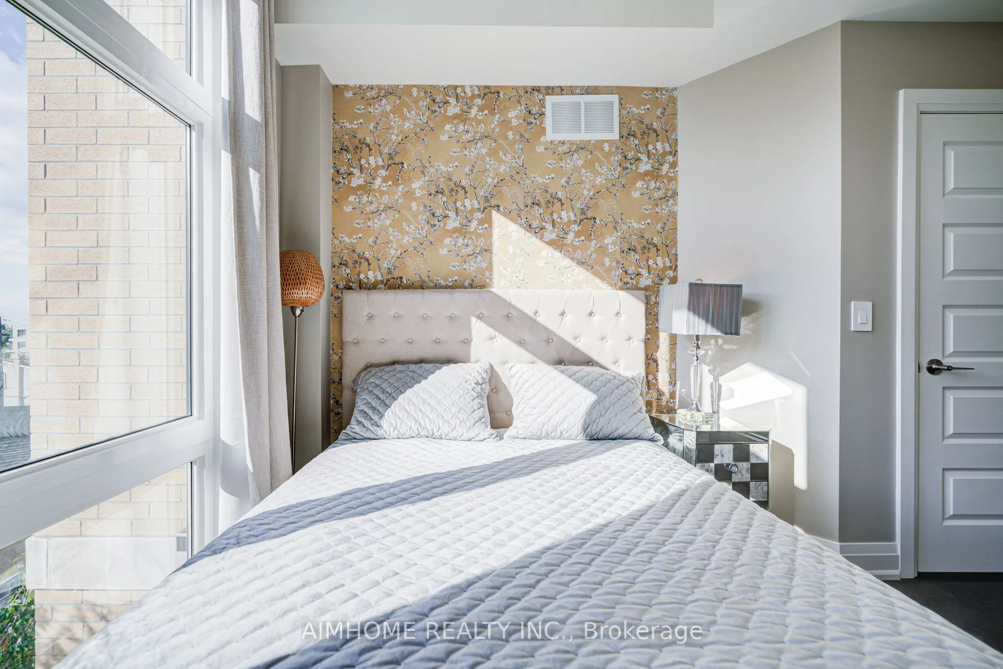 11 Eldora Avenue, #6