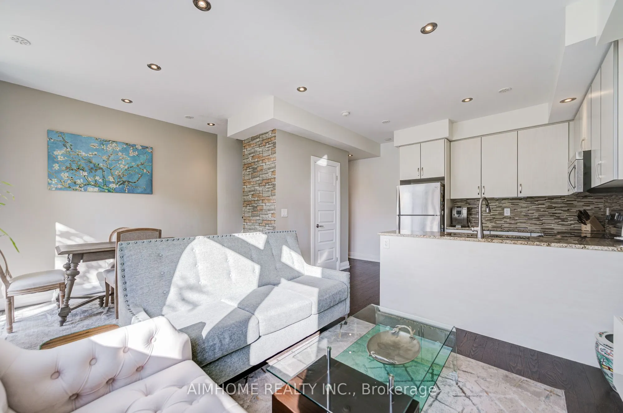 11 Eldora Avenue, #6