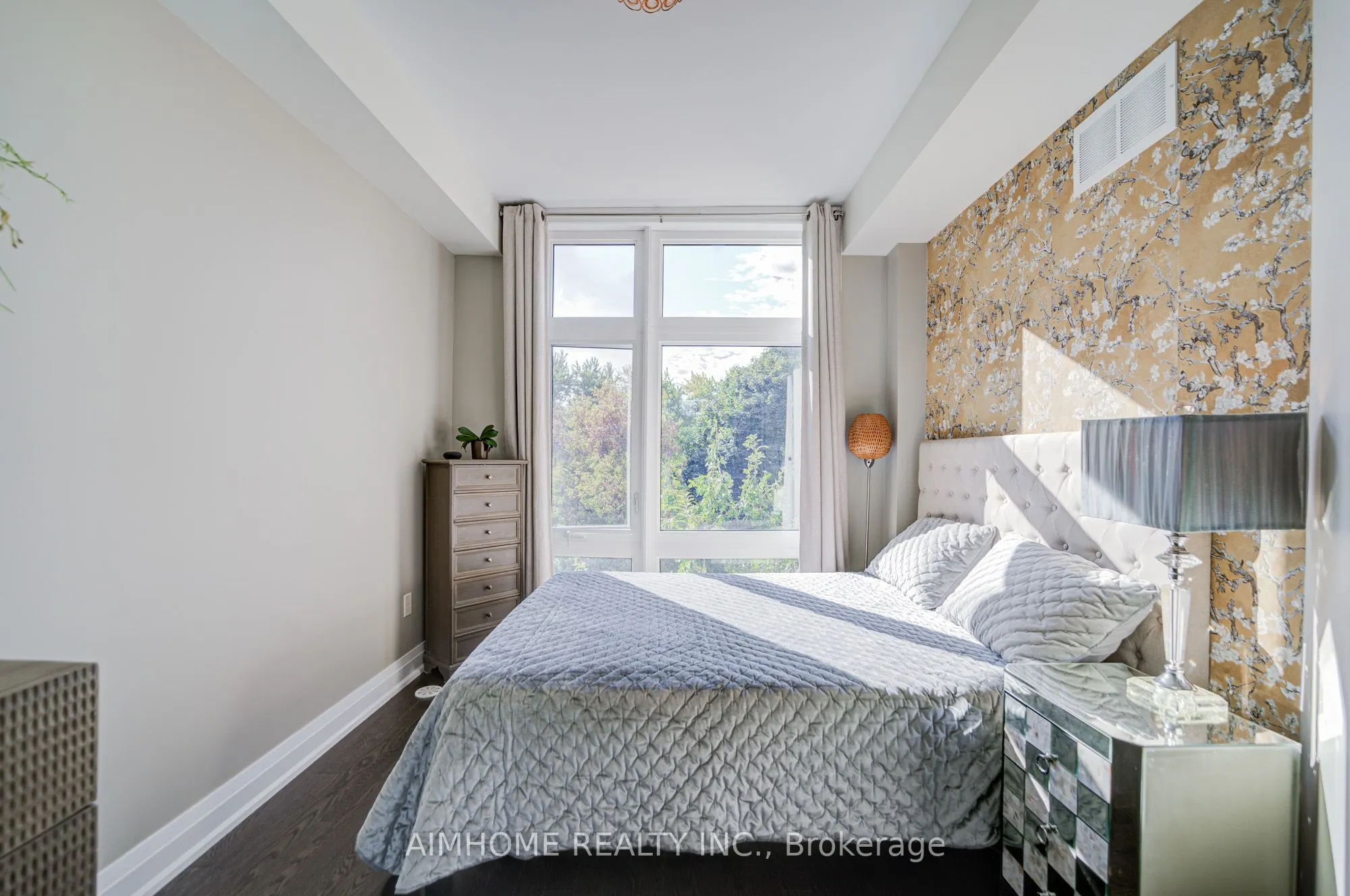 11 Eldora Avenue, #6