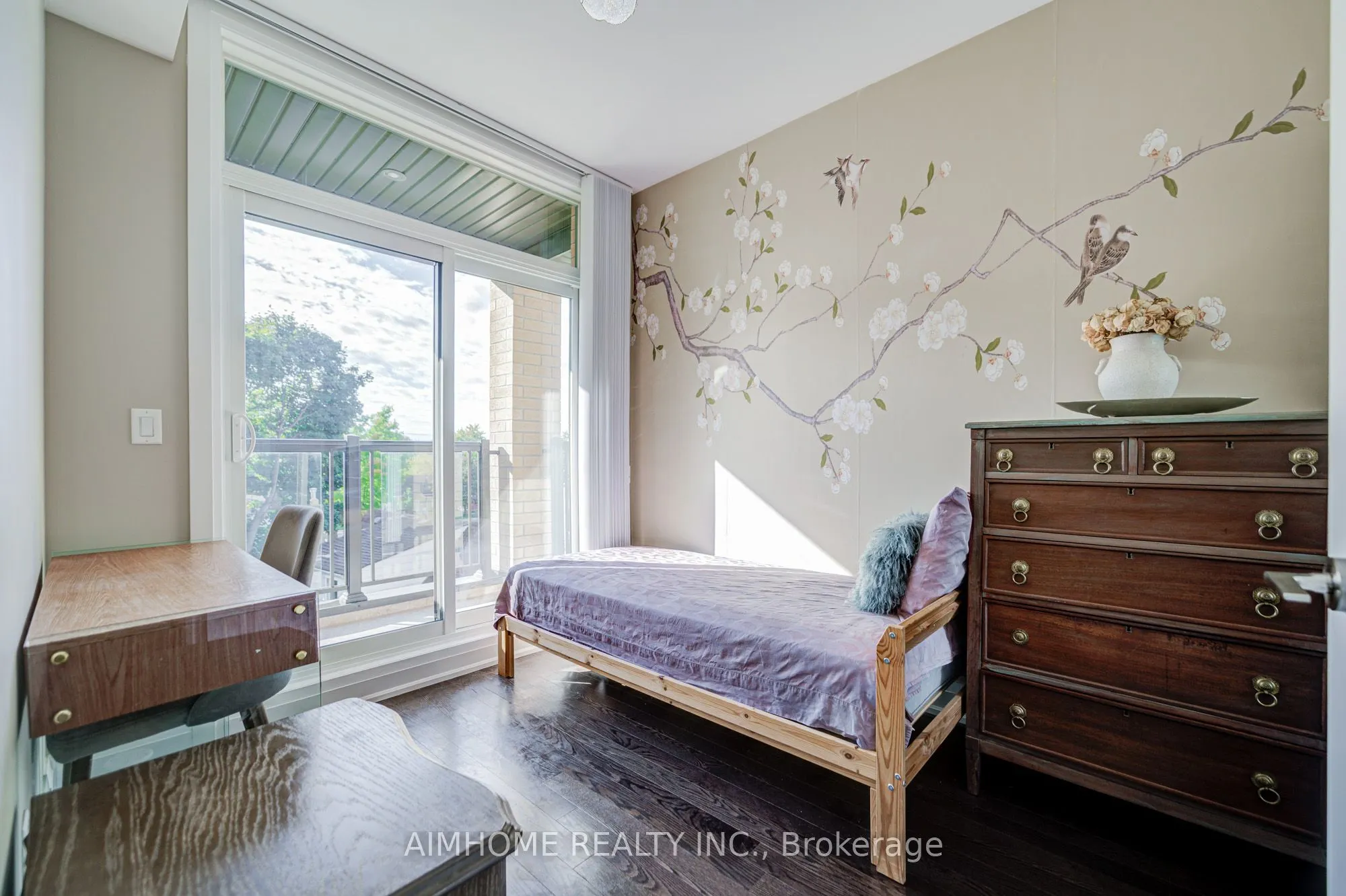11 Eldora Avenue, #6
