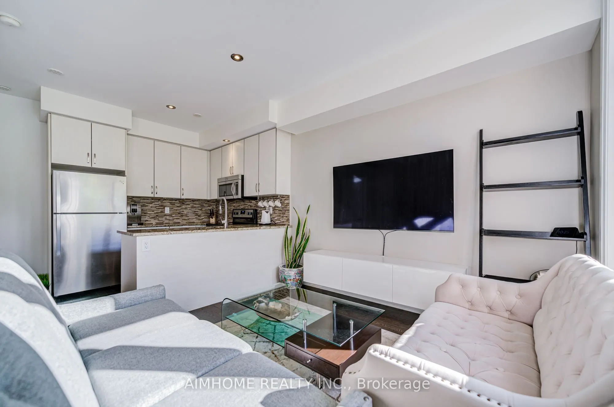 11 Eldora Avenue, #6