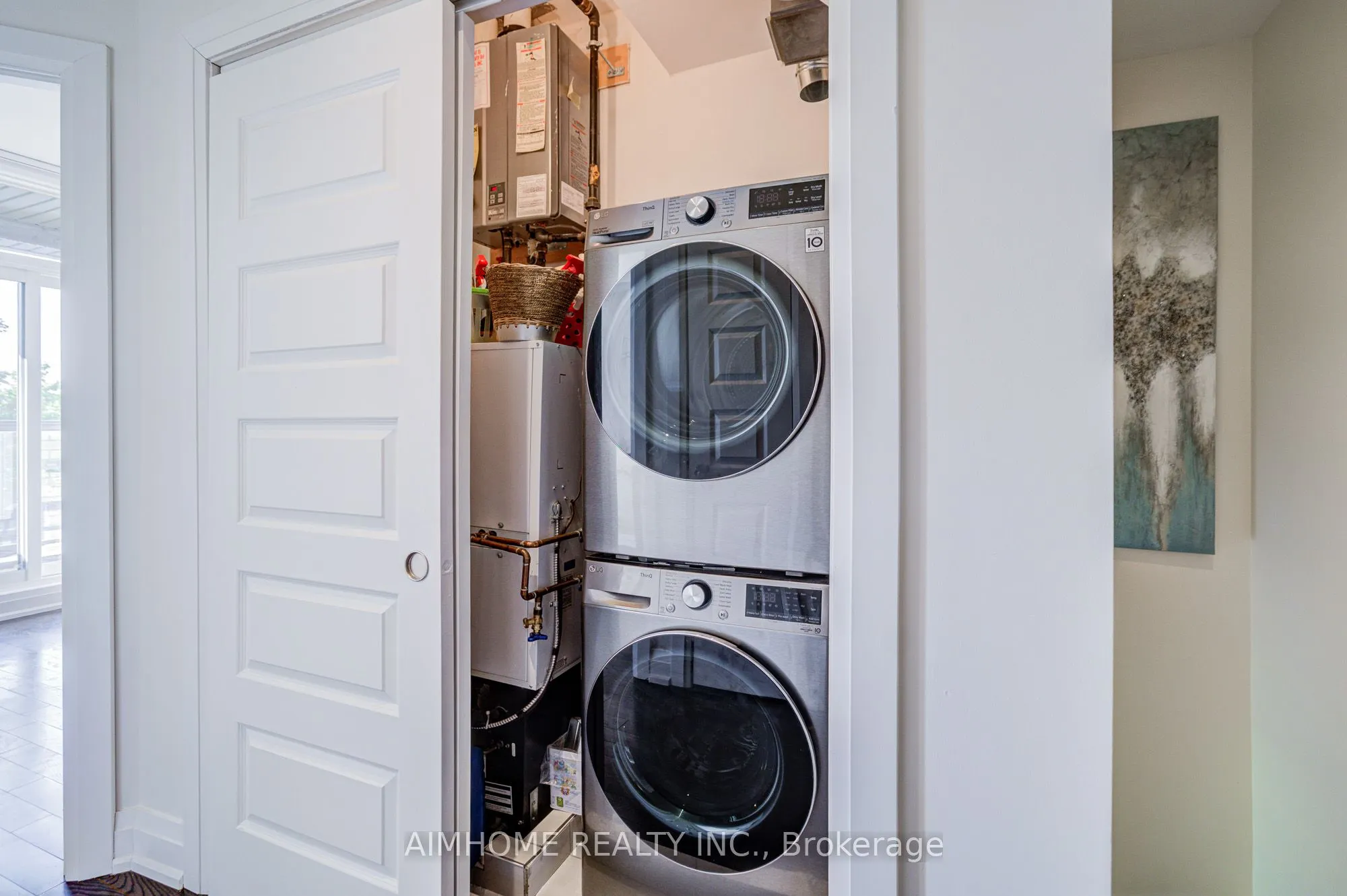 11 Eldora Avenue, #6
