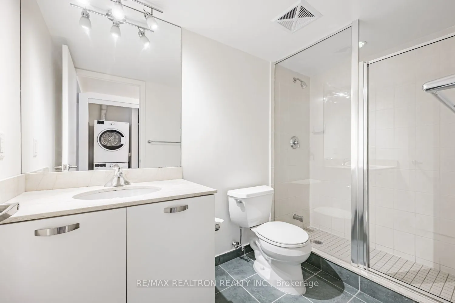 38 Grenville Street, #707