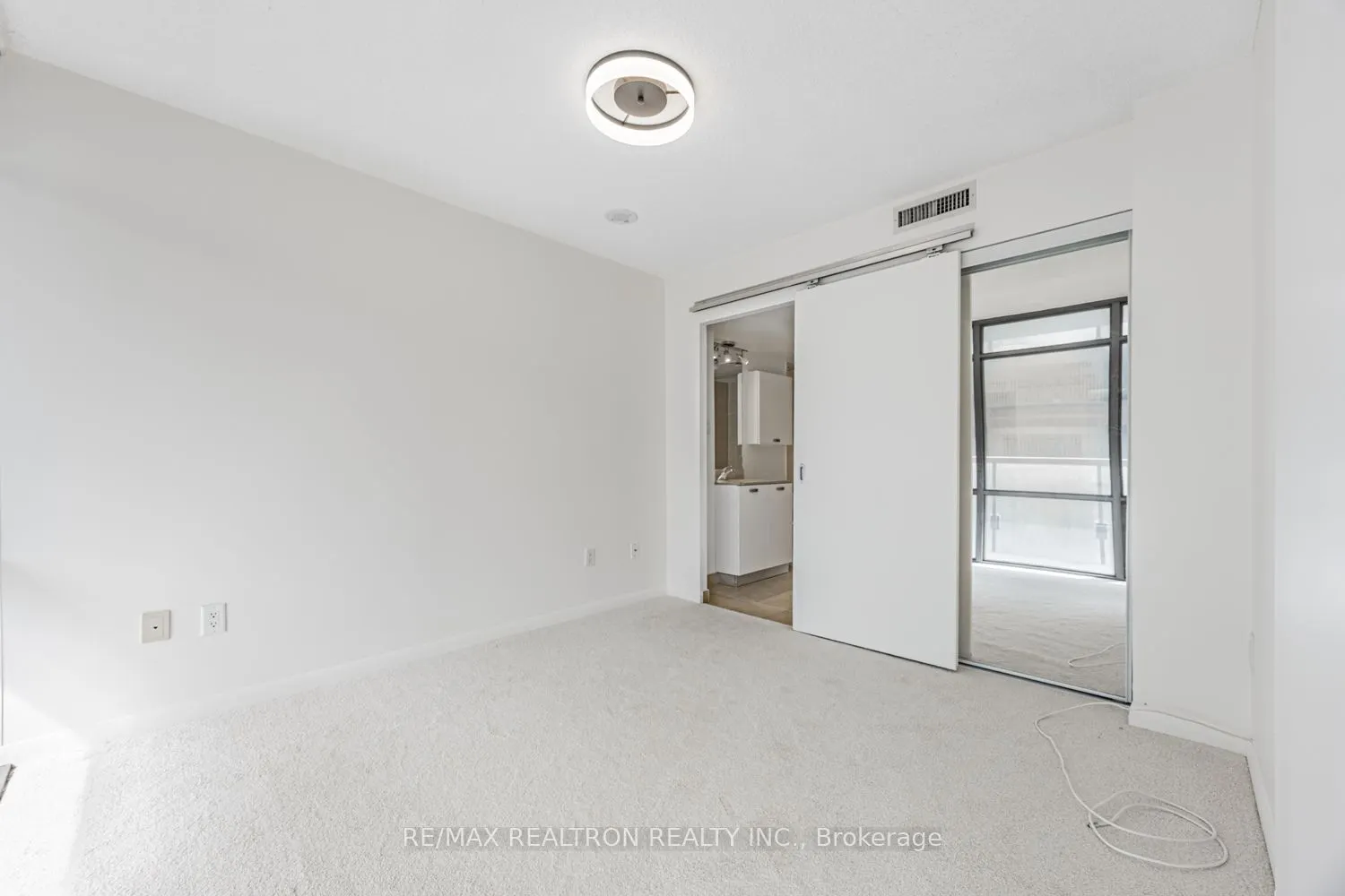 38 Grenville Street, #707