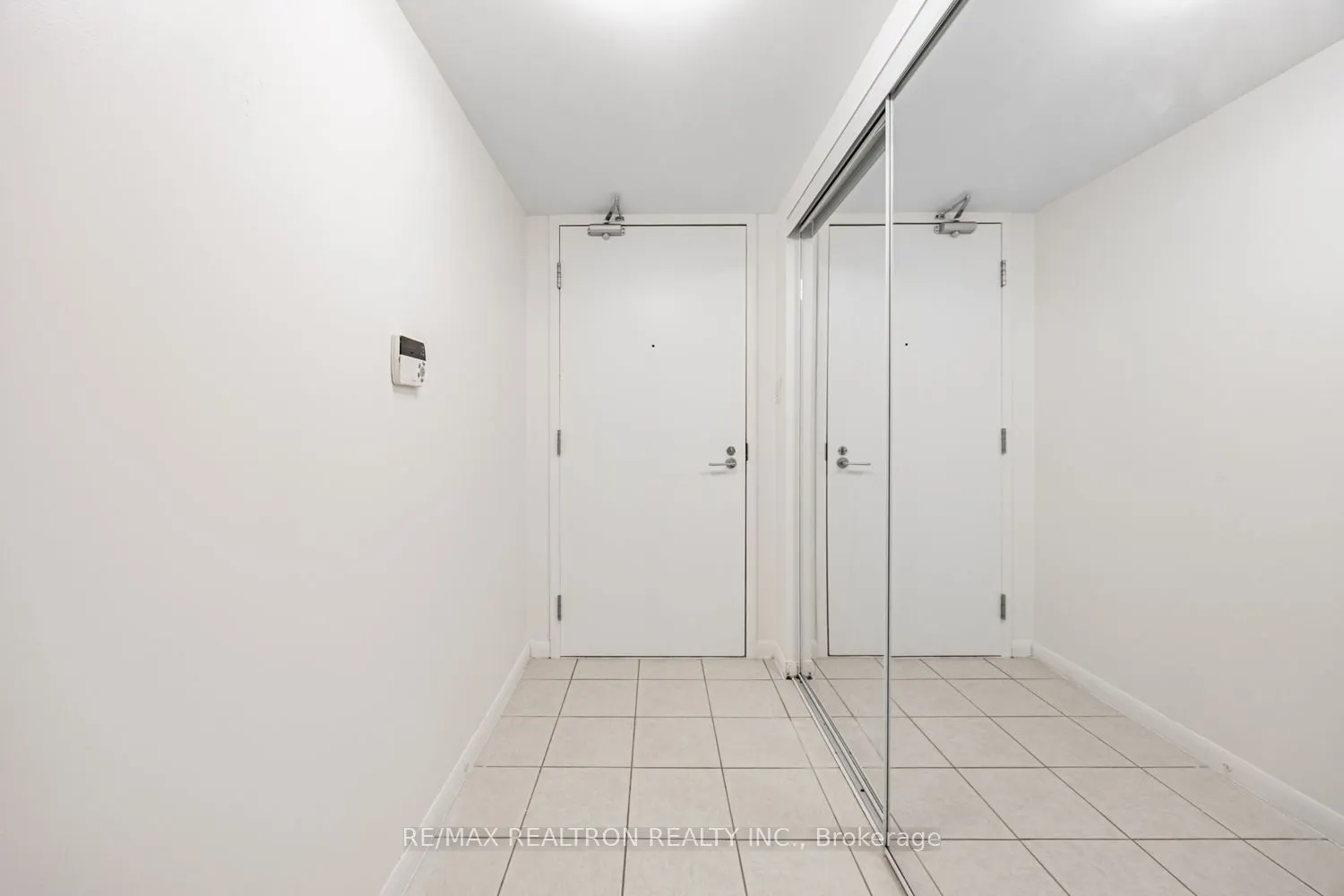 38 Grenville Street, #707