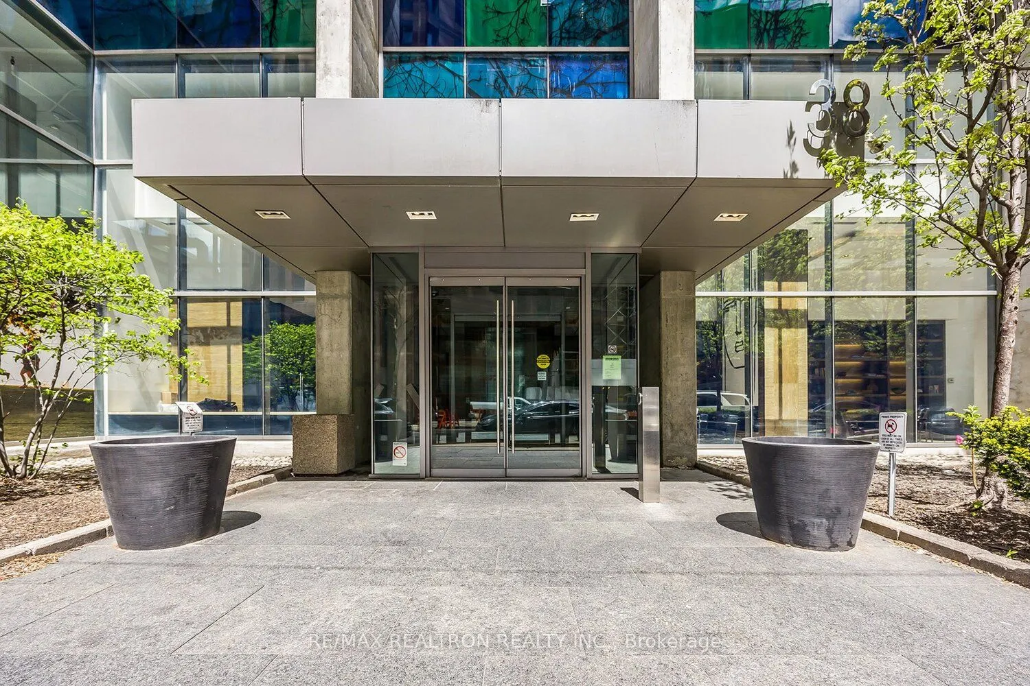 38 Grenville Street, #707