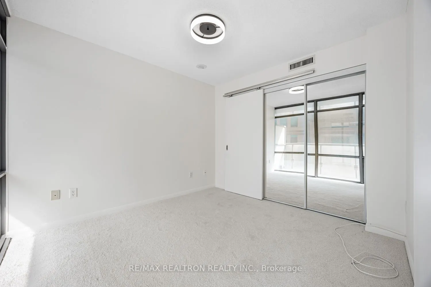 38 Grenville Street, #707