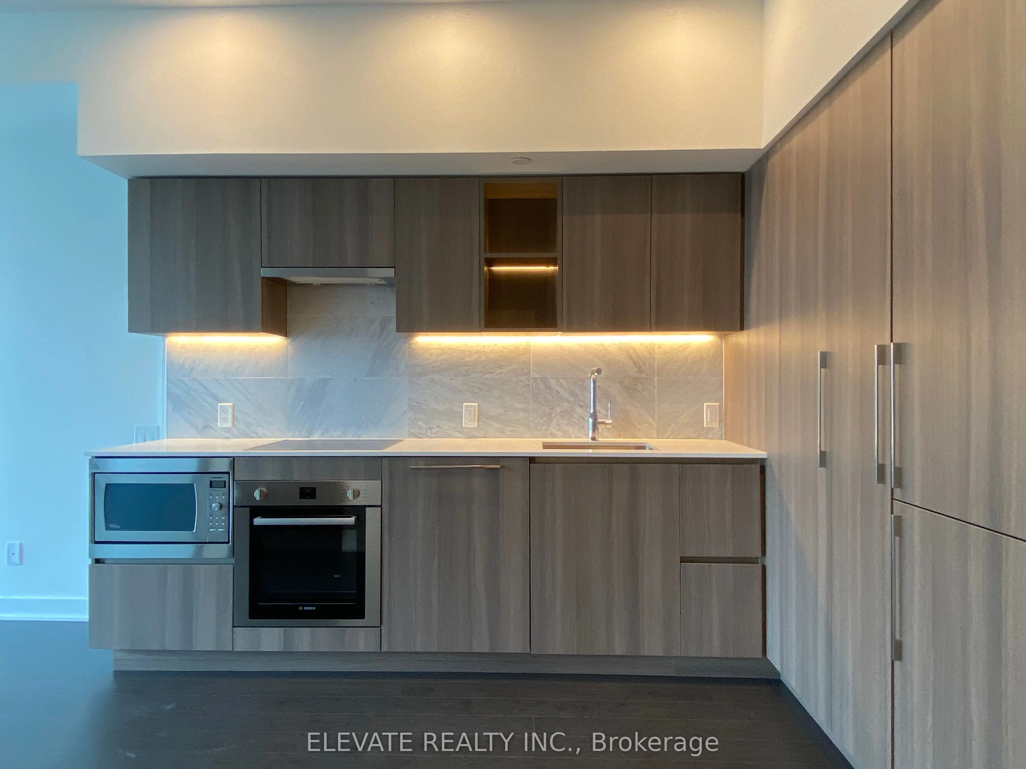 19 Bathurst Street, #2101