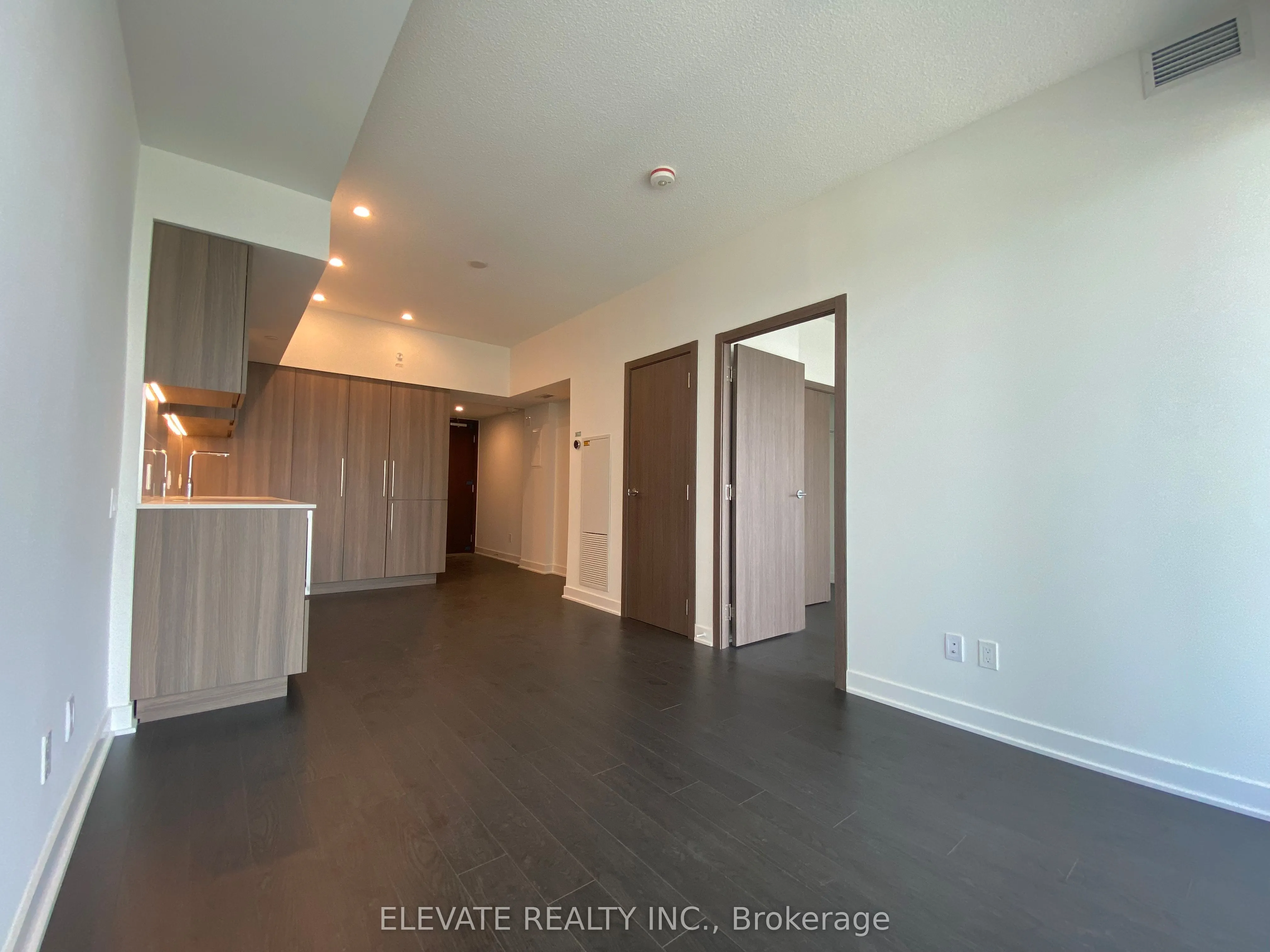 19 Bathurst Street, #2101