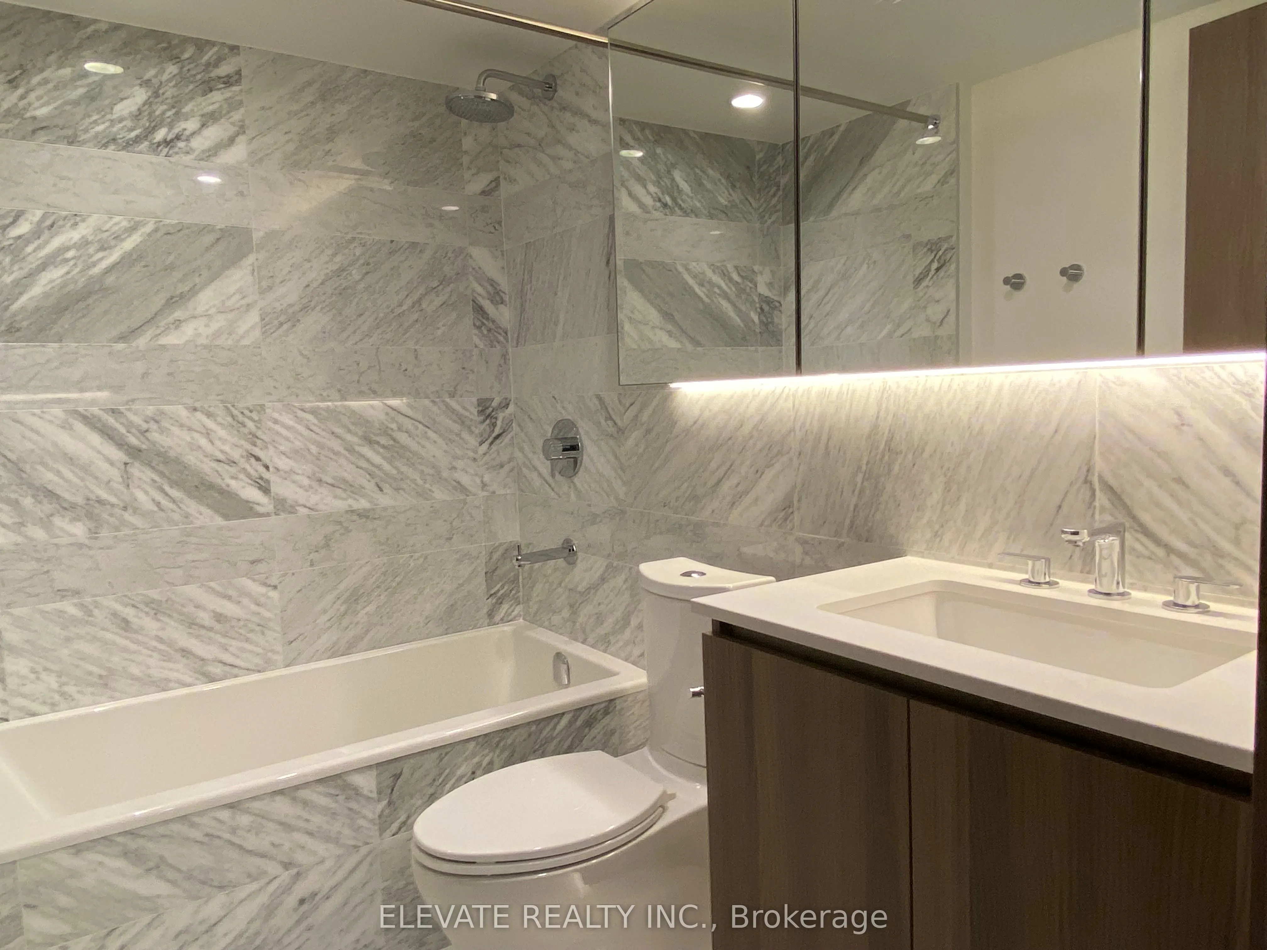 19 Bathurst Street, #2101