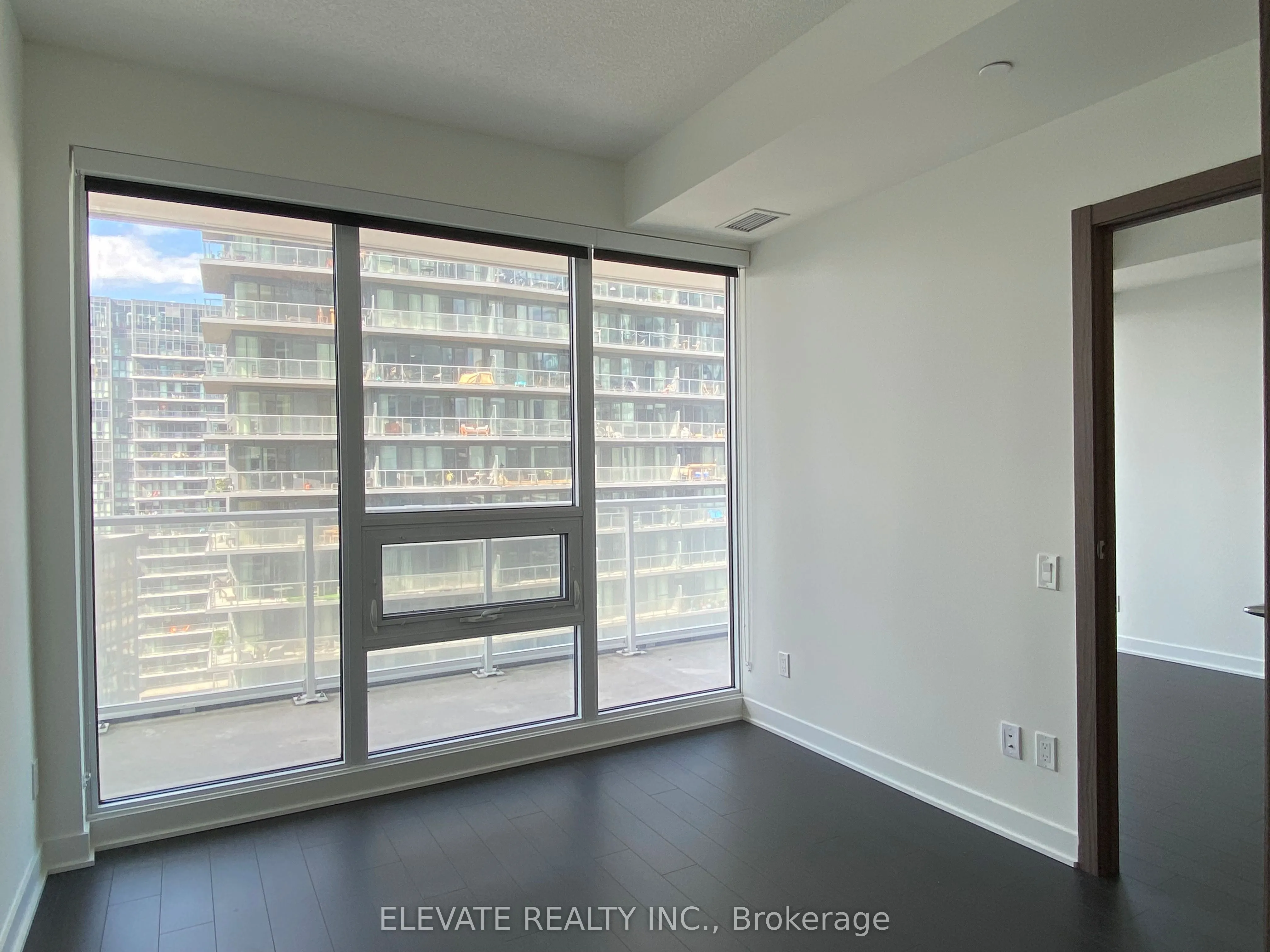 19 Bathurst Street, #2101