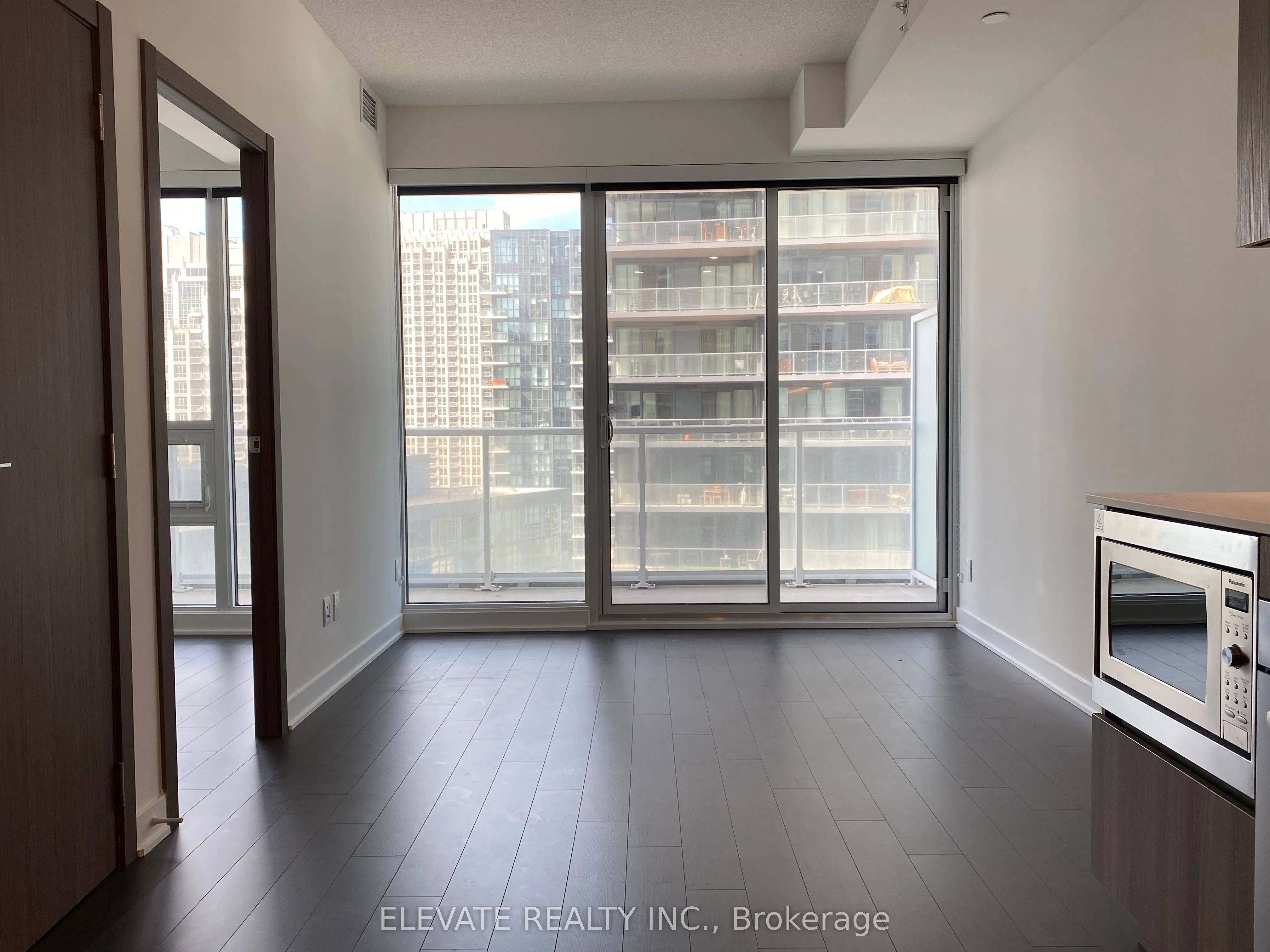 19 Bathurst Street, #2101