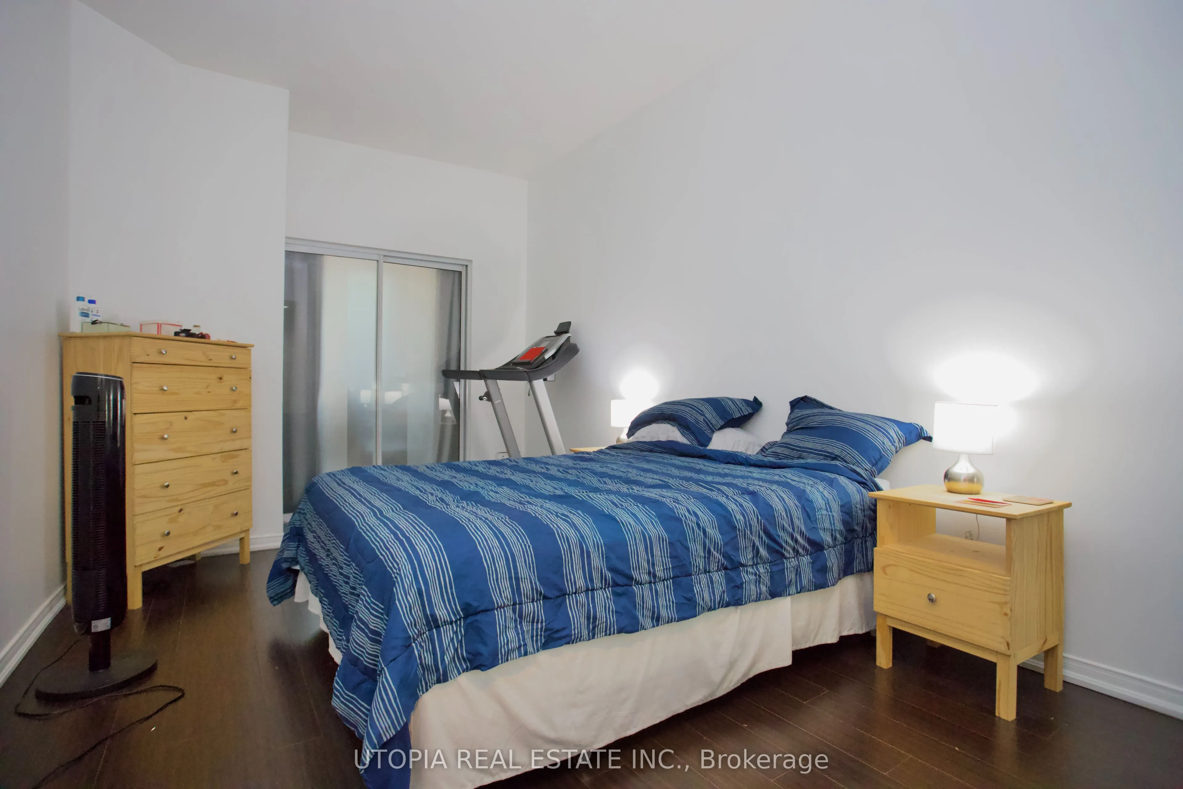 7 King Street E, #1017