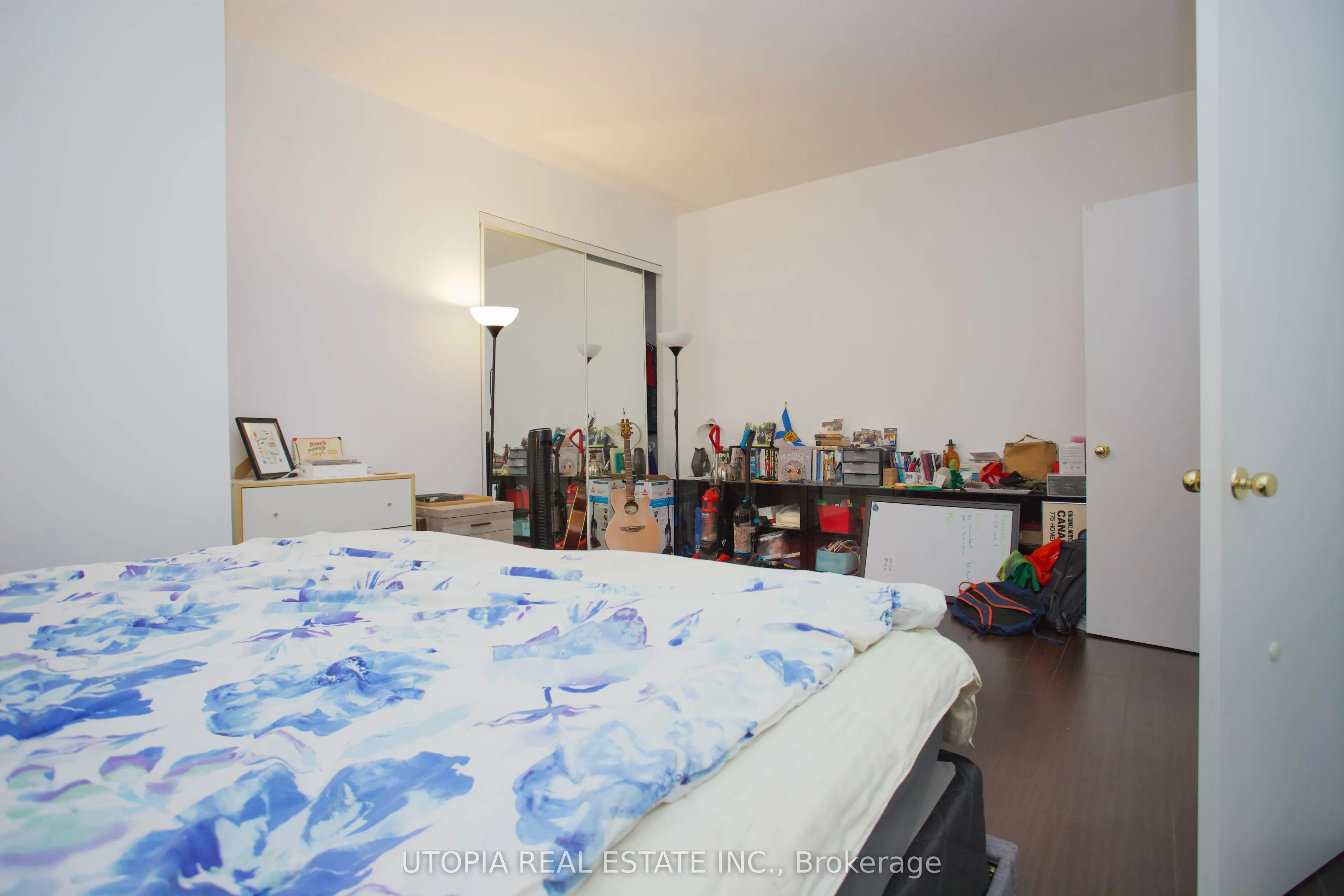 7 King Street E, #1017