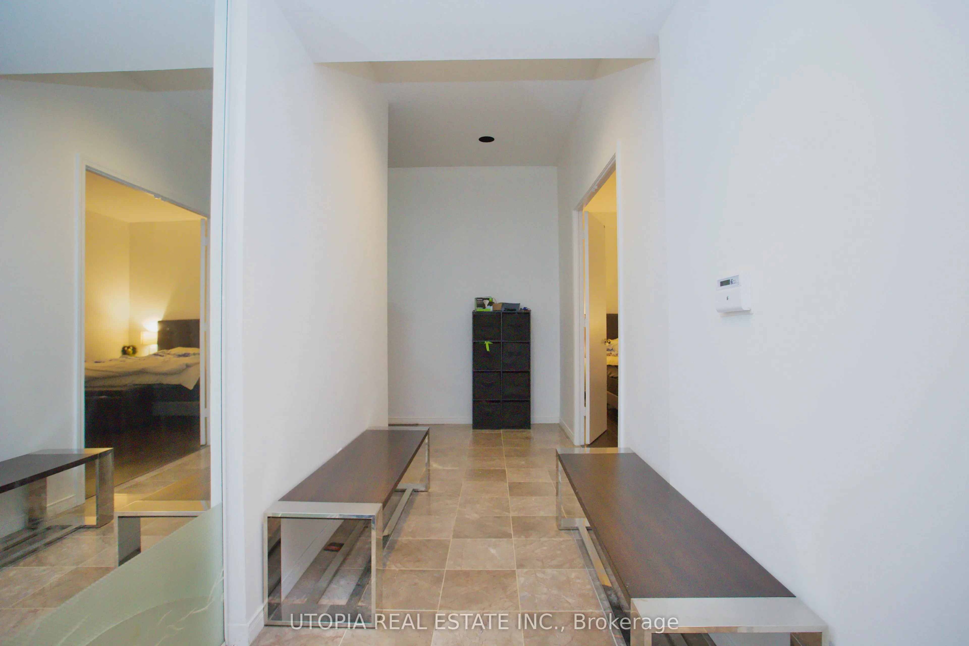 7 King Street E, #1017