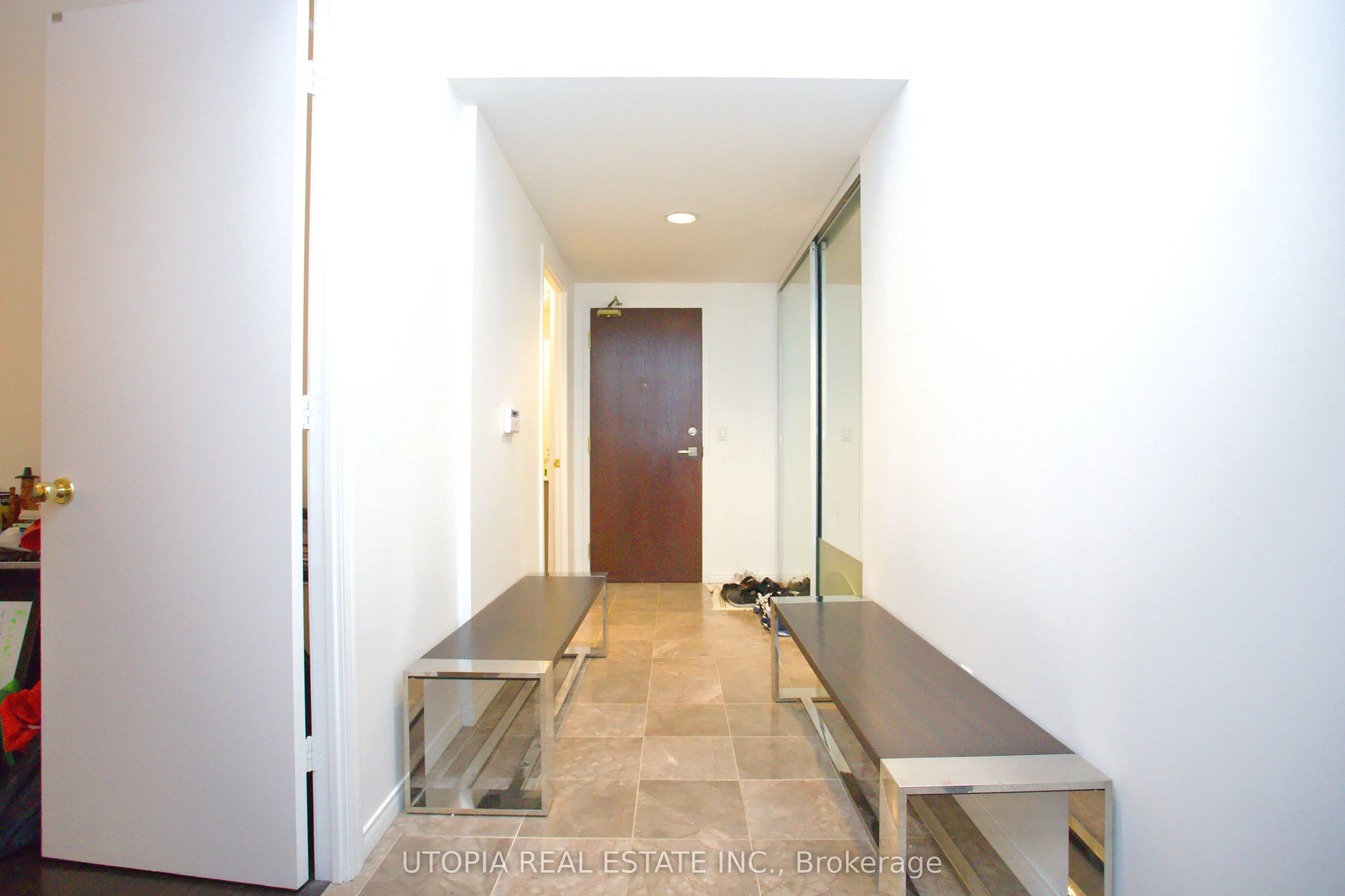 7 King Street E, #1017