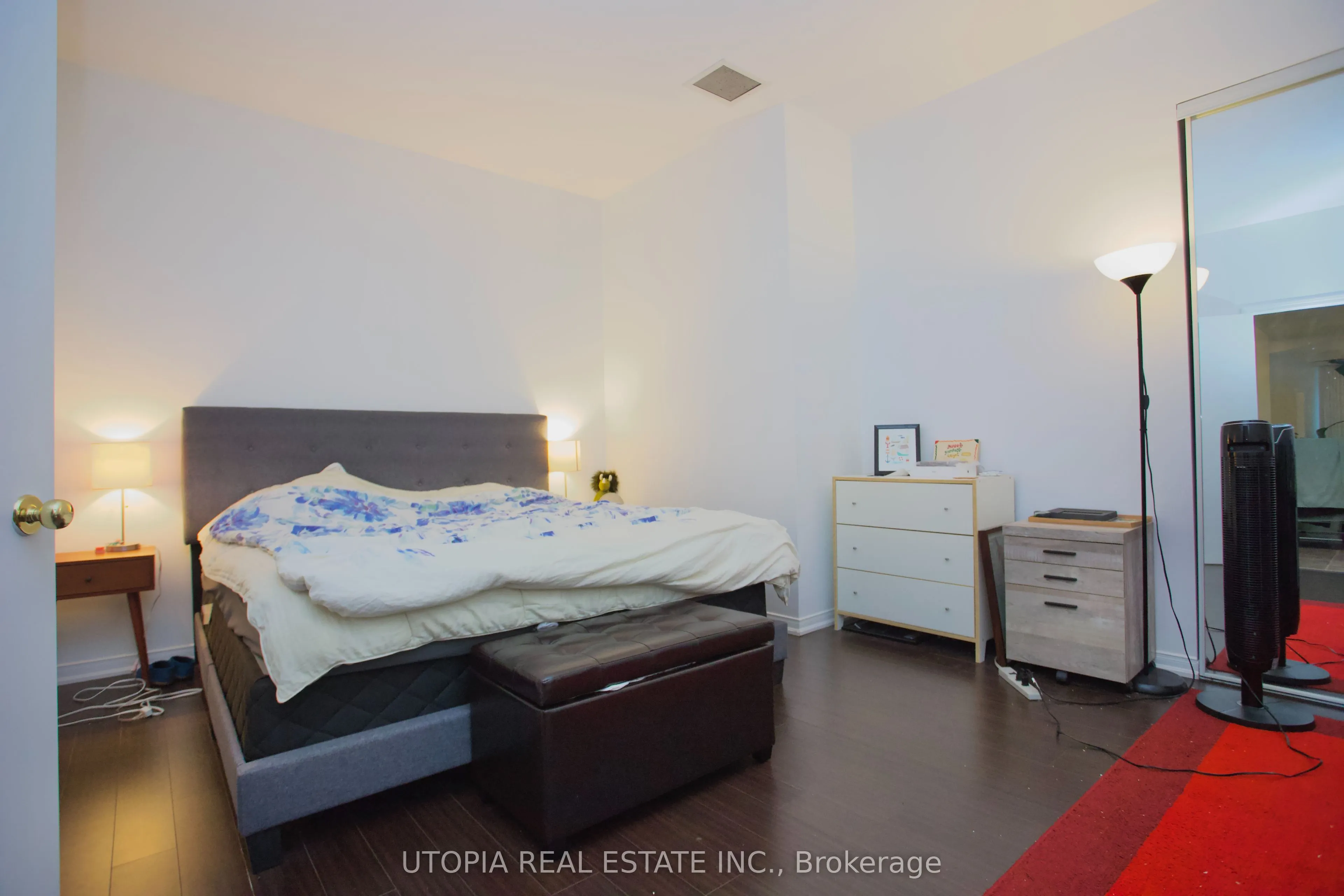 7 King Street E, #1017