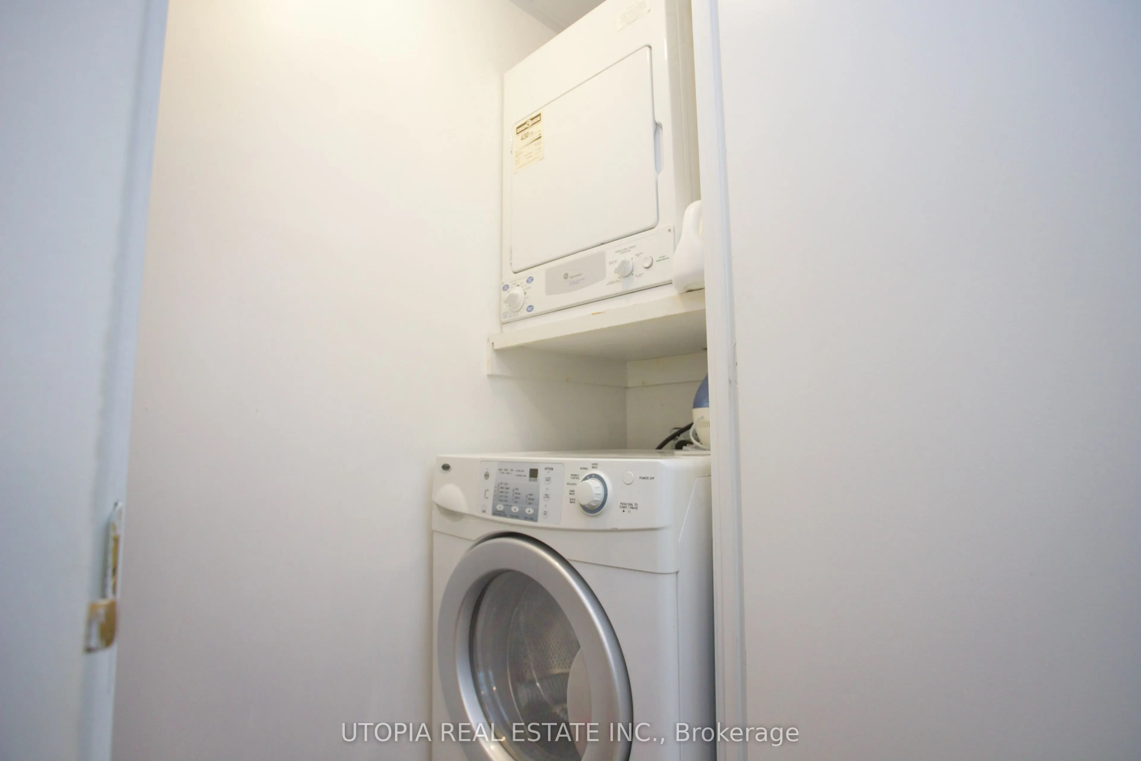 7 King Street E, #1017