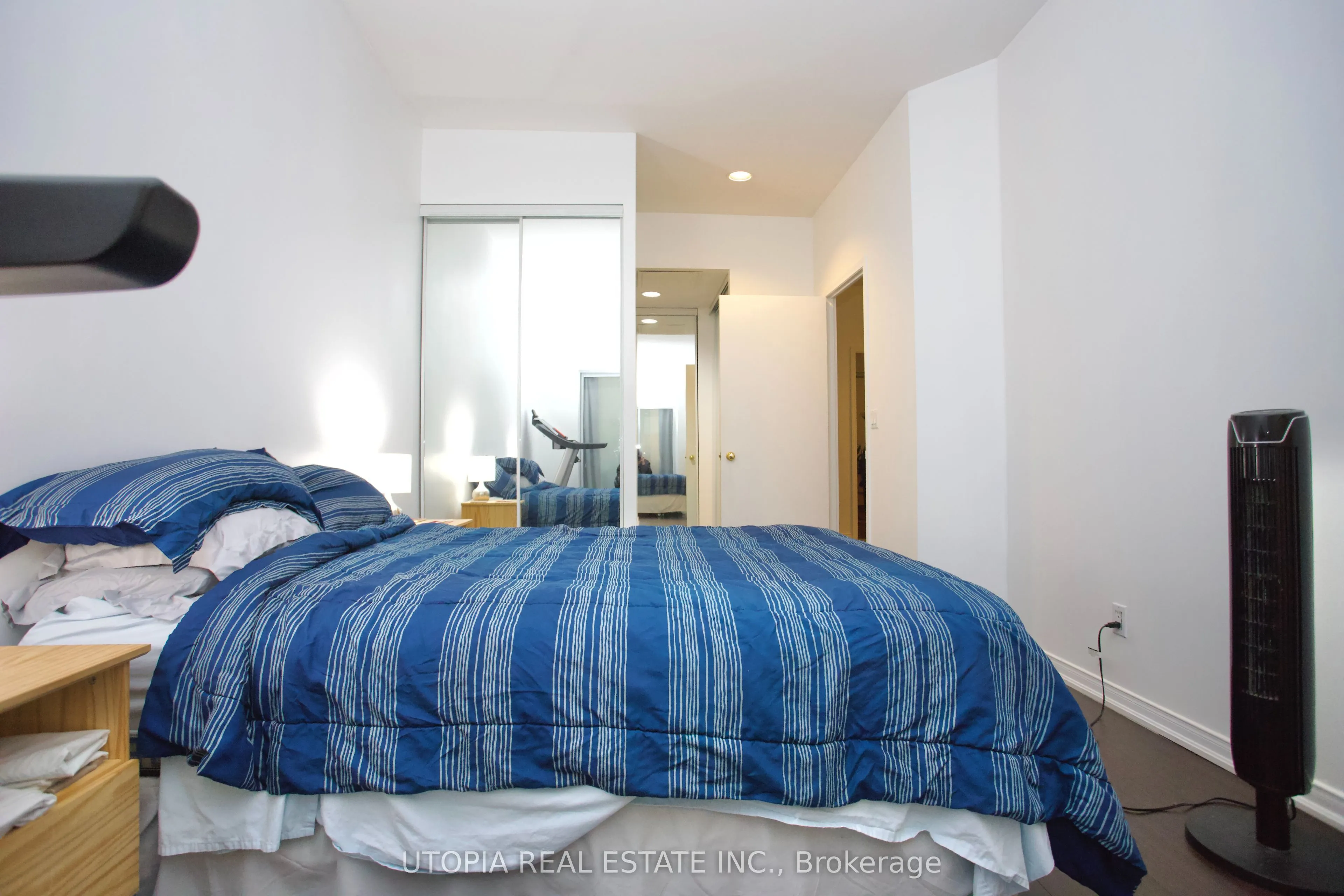 7 King Street E, #1017