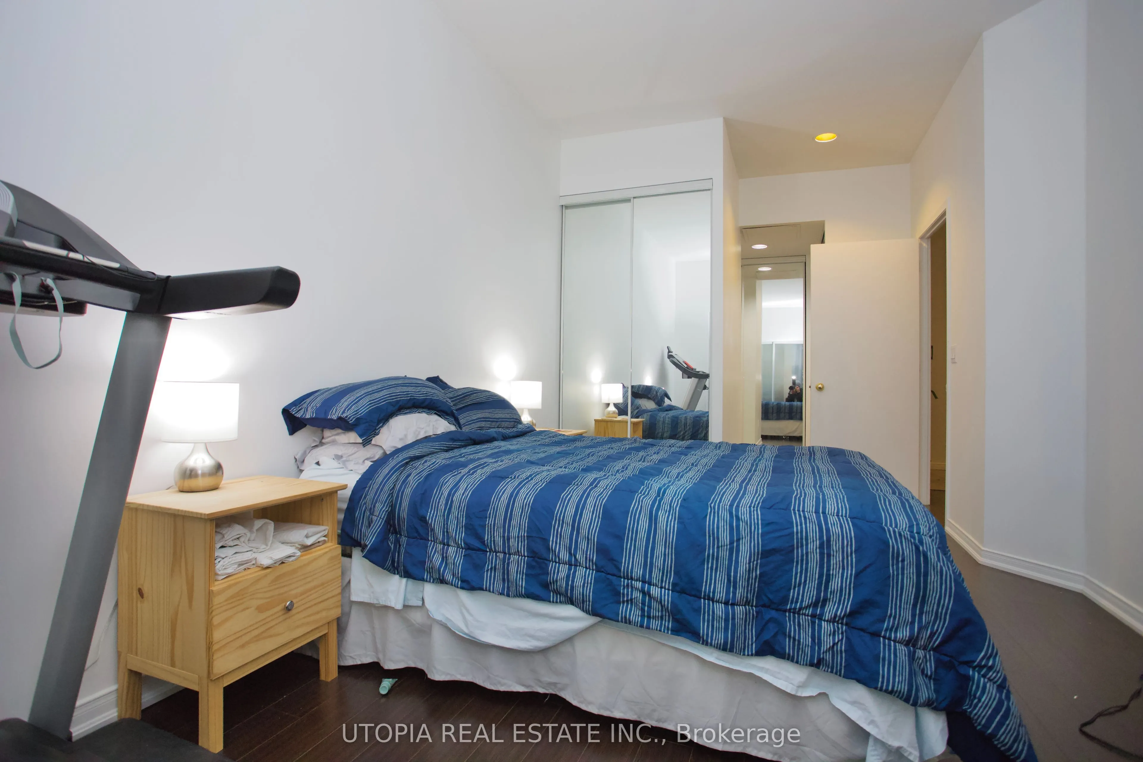 7 King Street E, #1017