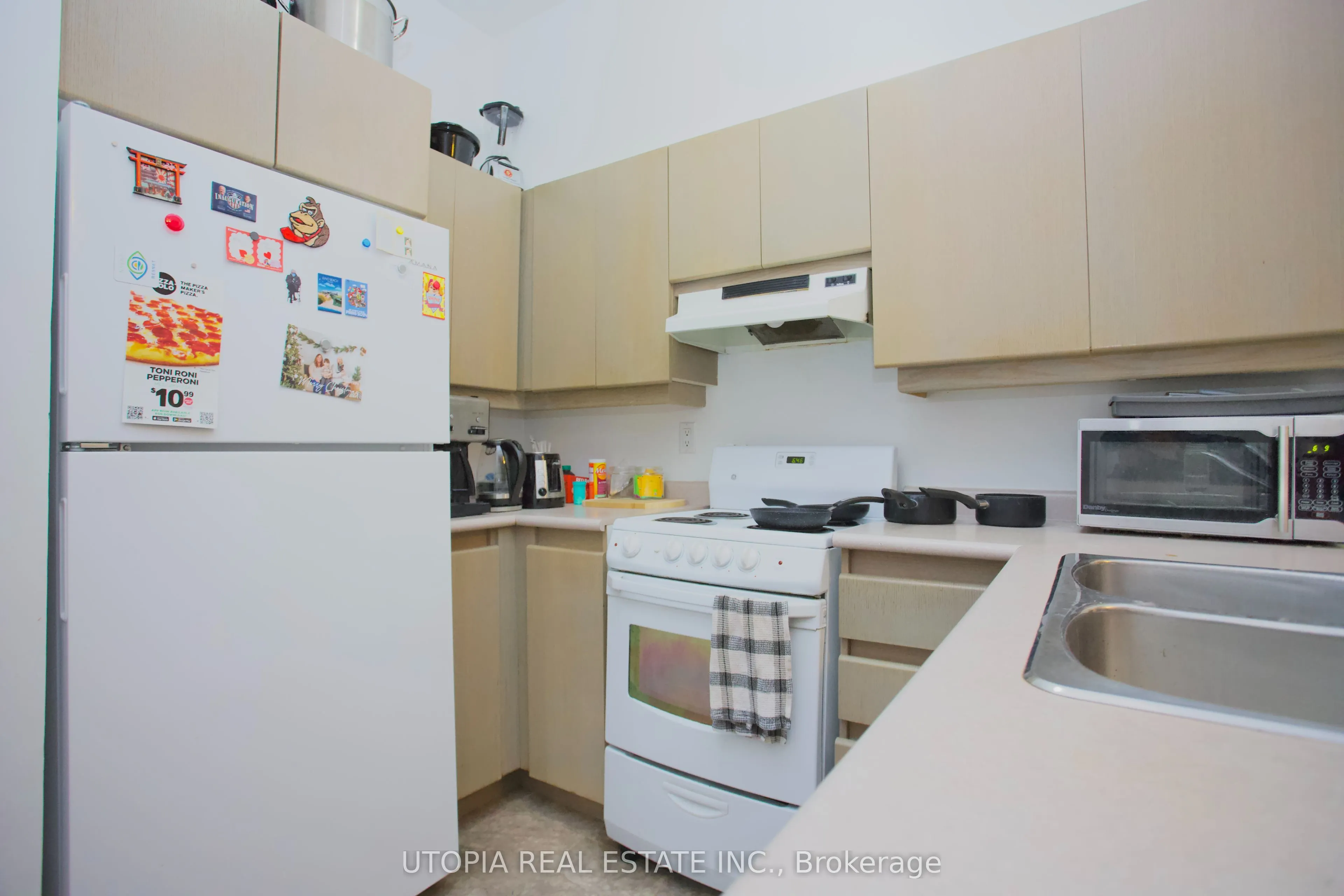7 King Street E, #1017