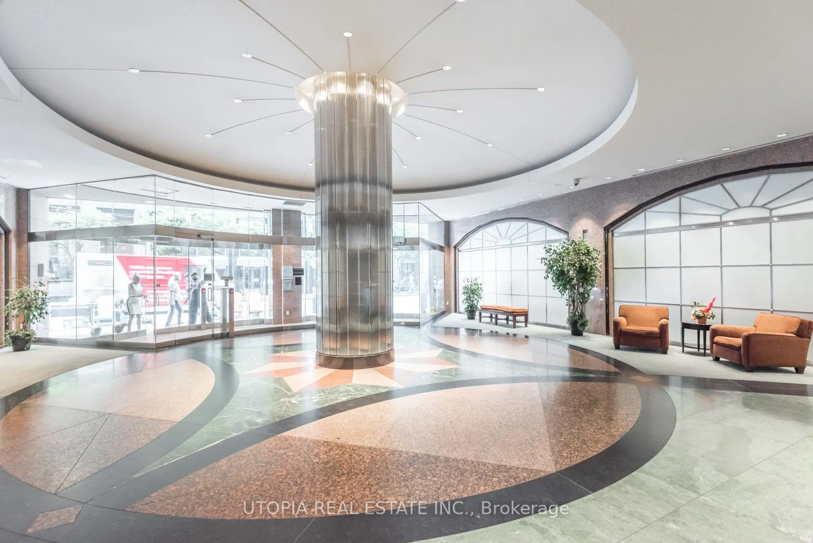 7 King Street E, #1017