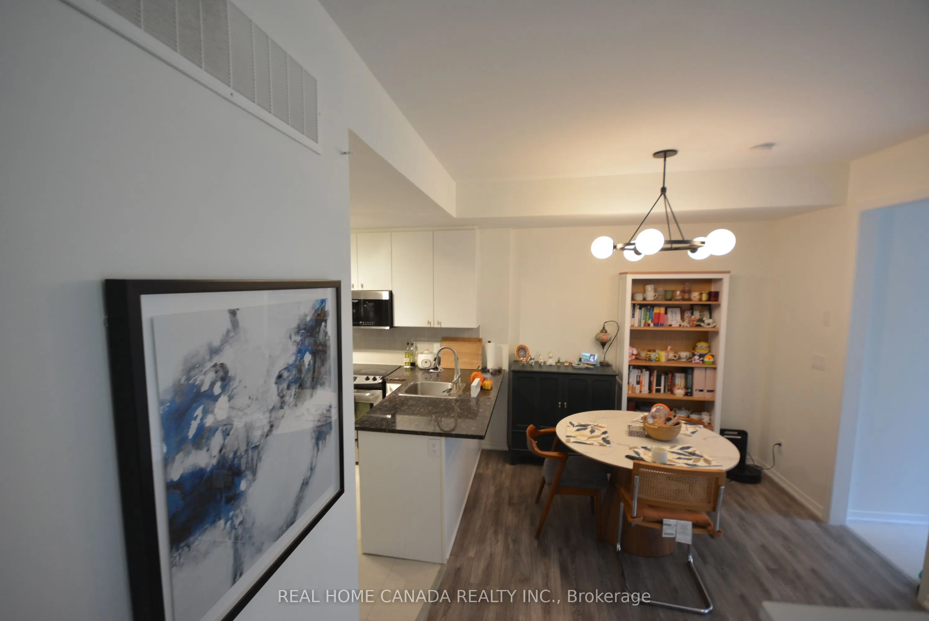 25 Coneflower Crescent, #Th 14