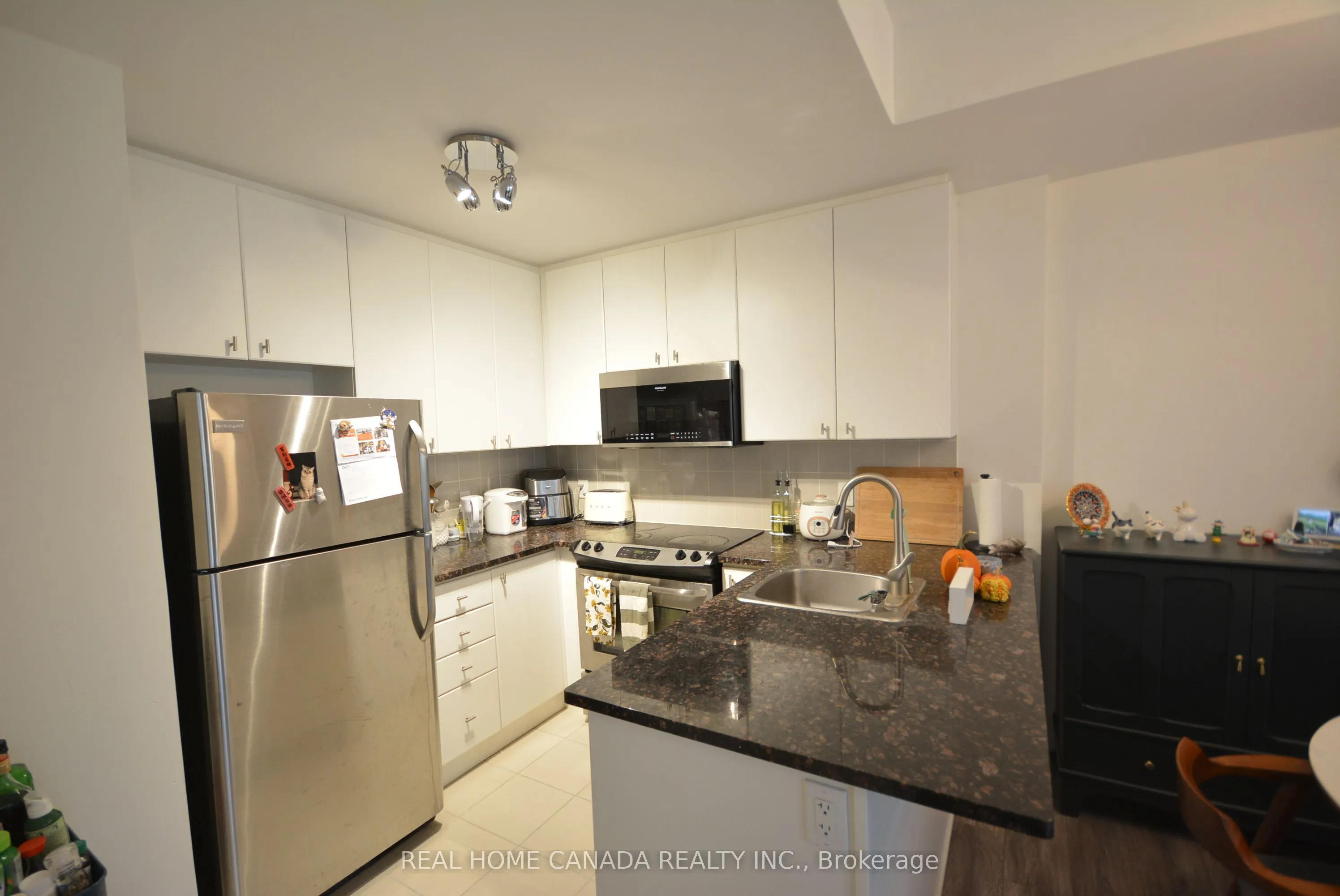 25 Coneflower Crescent, #Th 14
