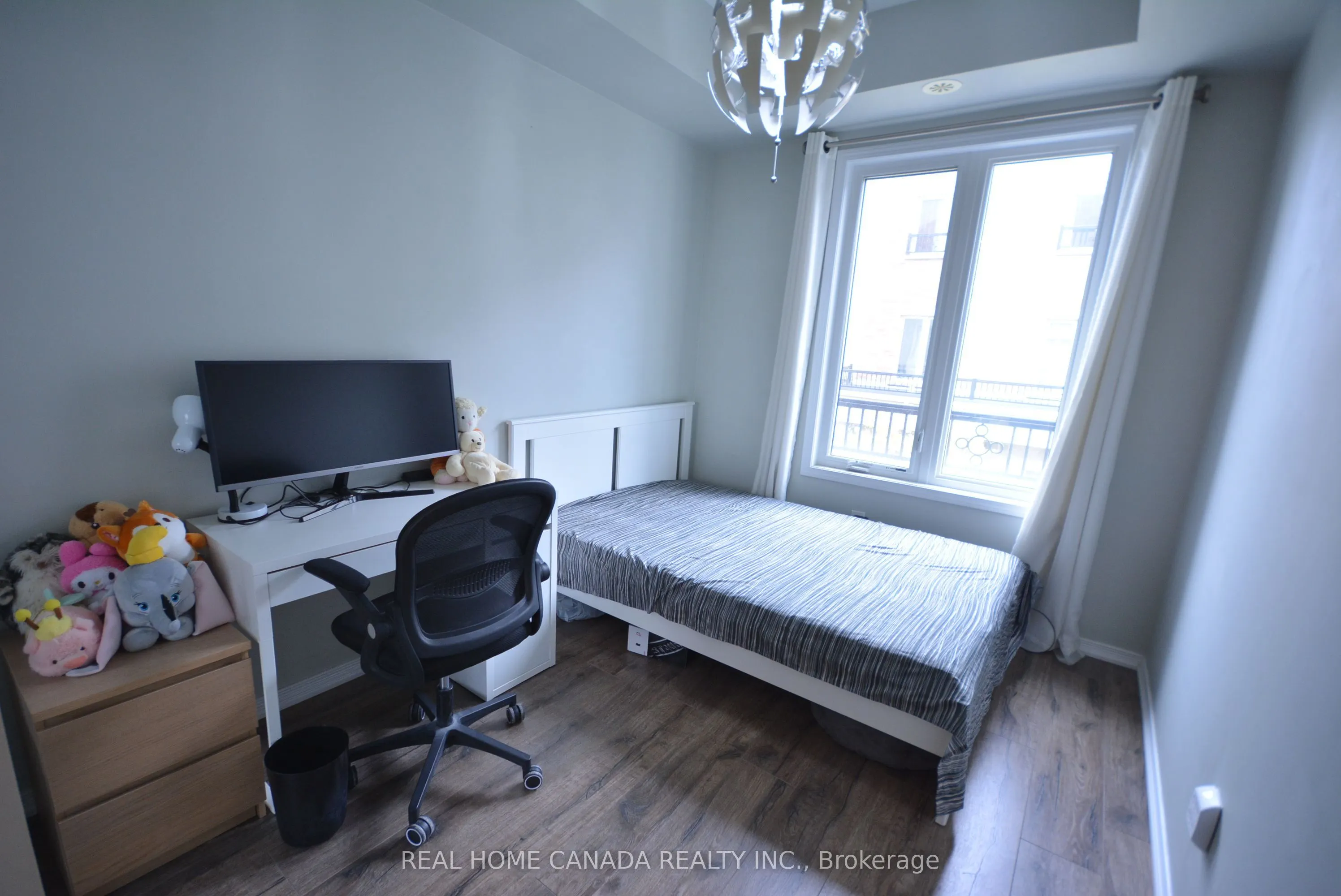 25 Coneflower Crescent, #Th 14