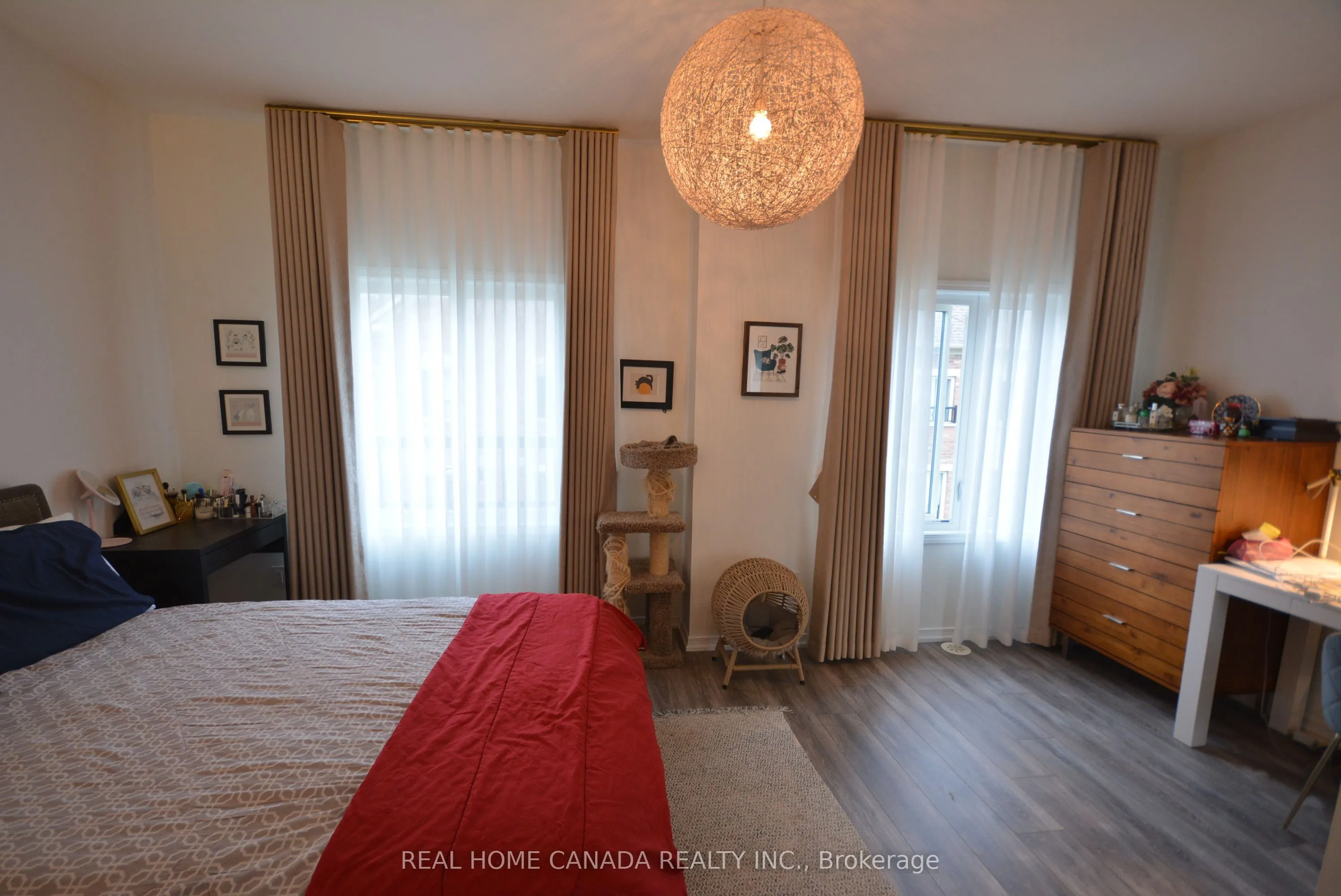 25 Coneflower Crescent, #Th 14