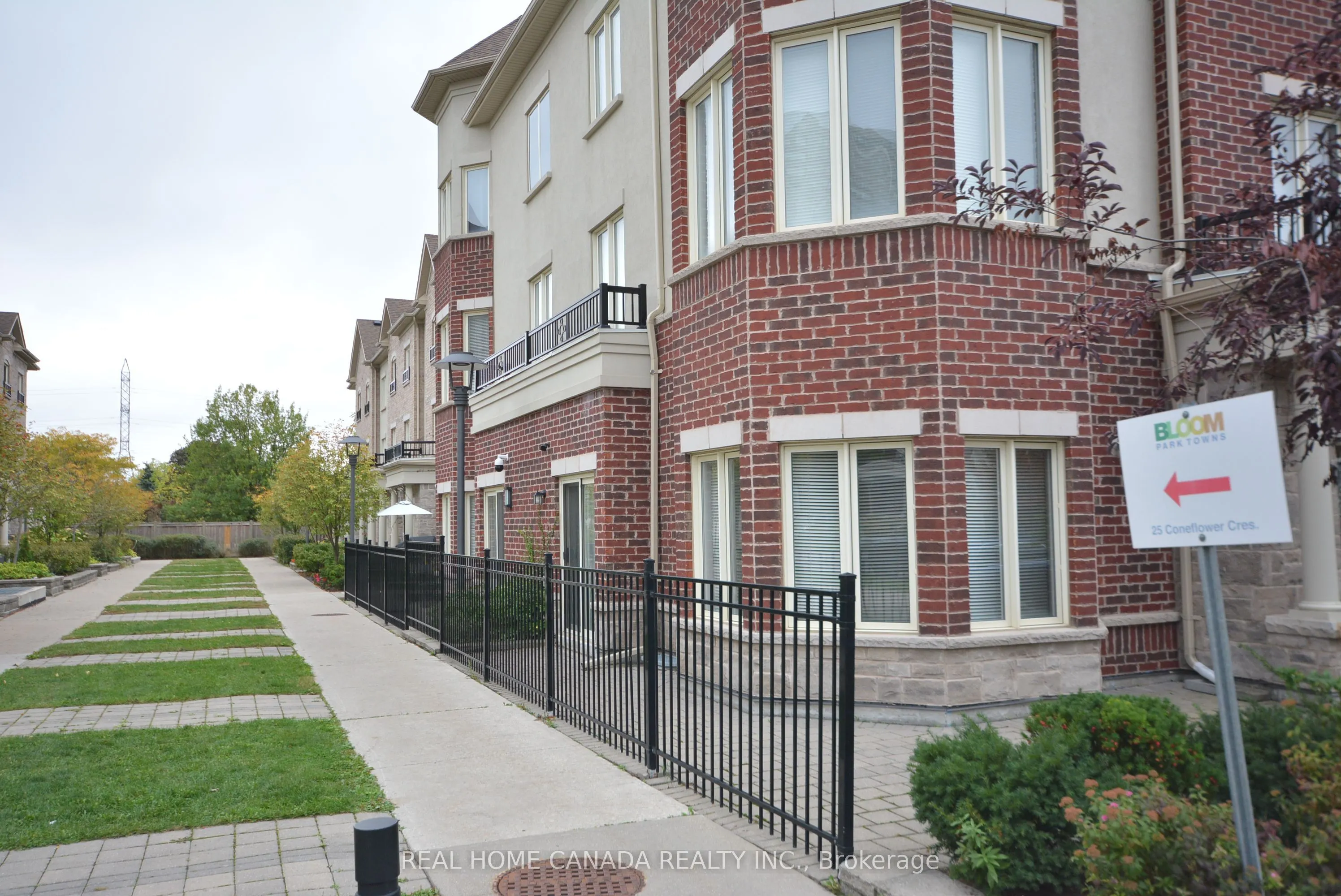 25 Coneflower Crescent, #Th 14