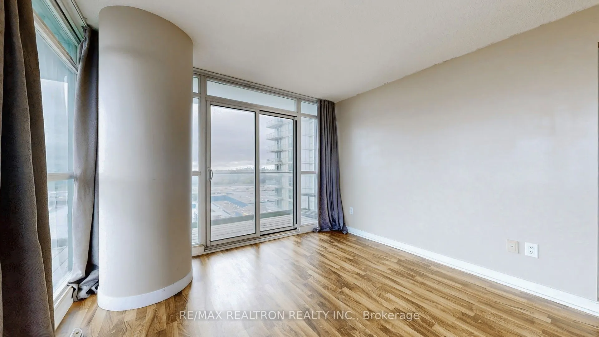 33 Singer Court, #1711