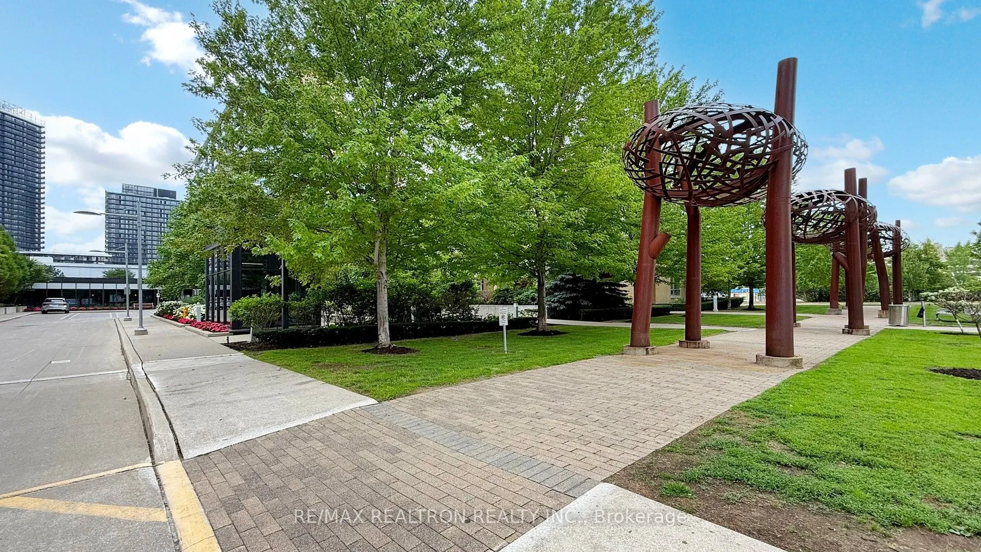 33 Singer Court, #1711
