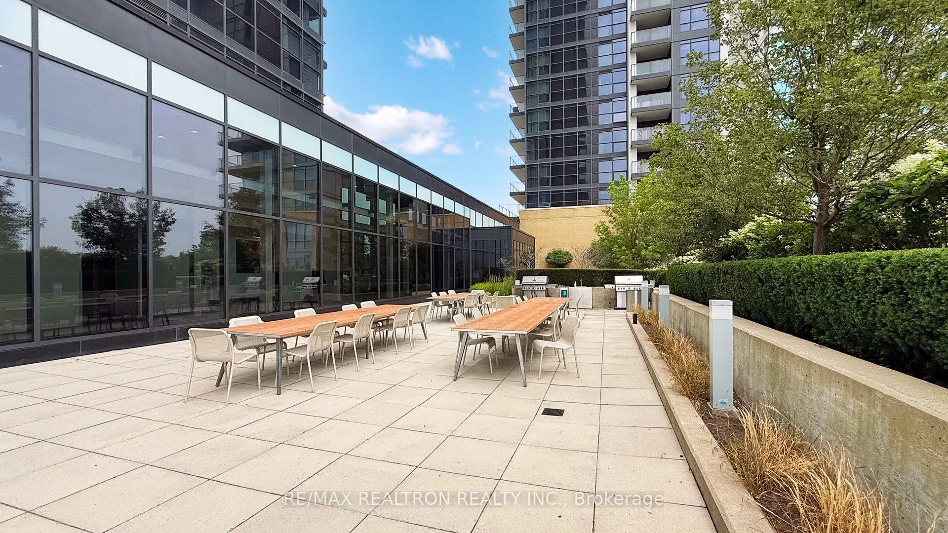 33 Singer Court, #1711