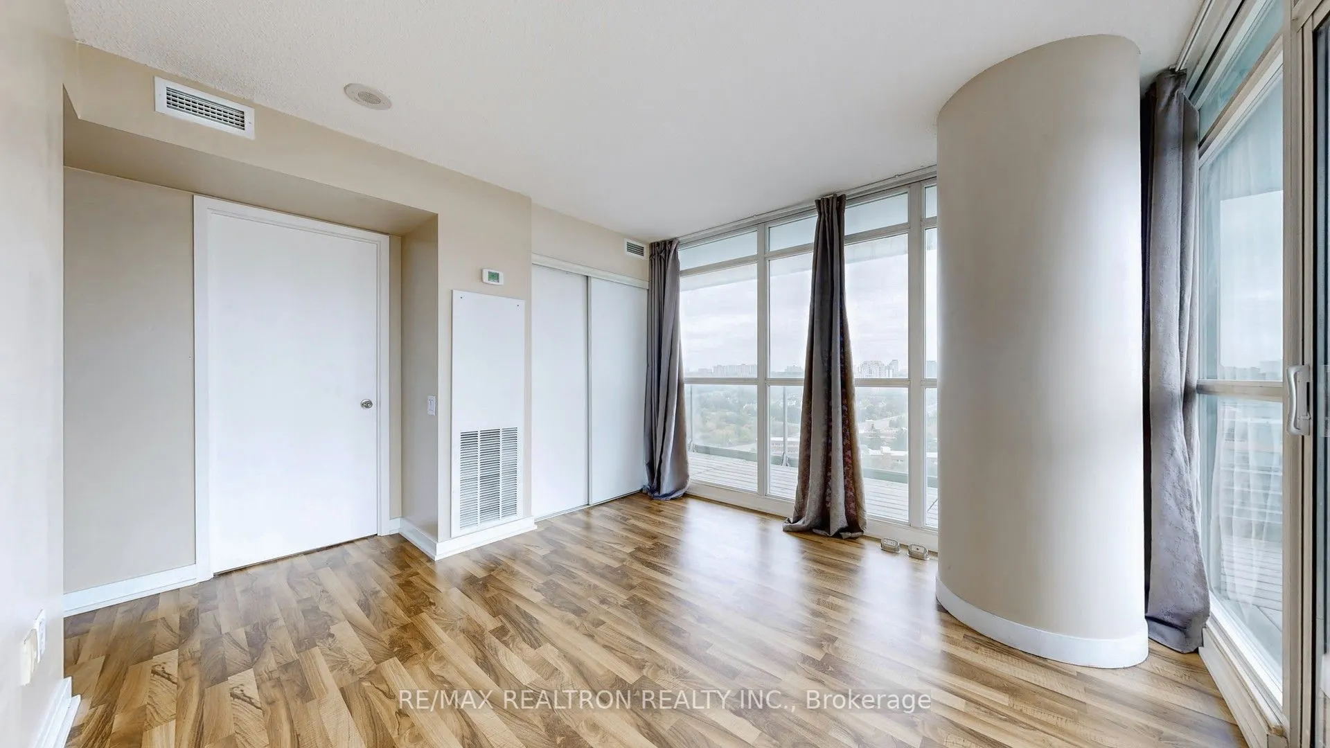 33 Singer Court, #1711