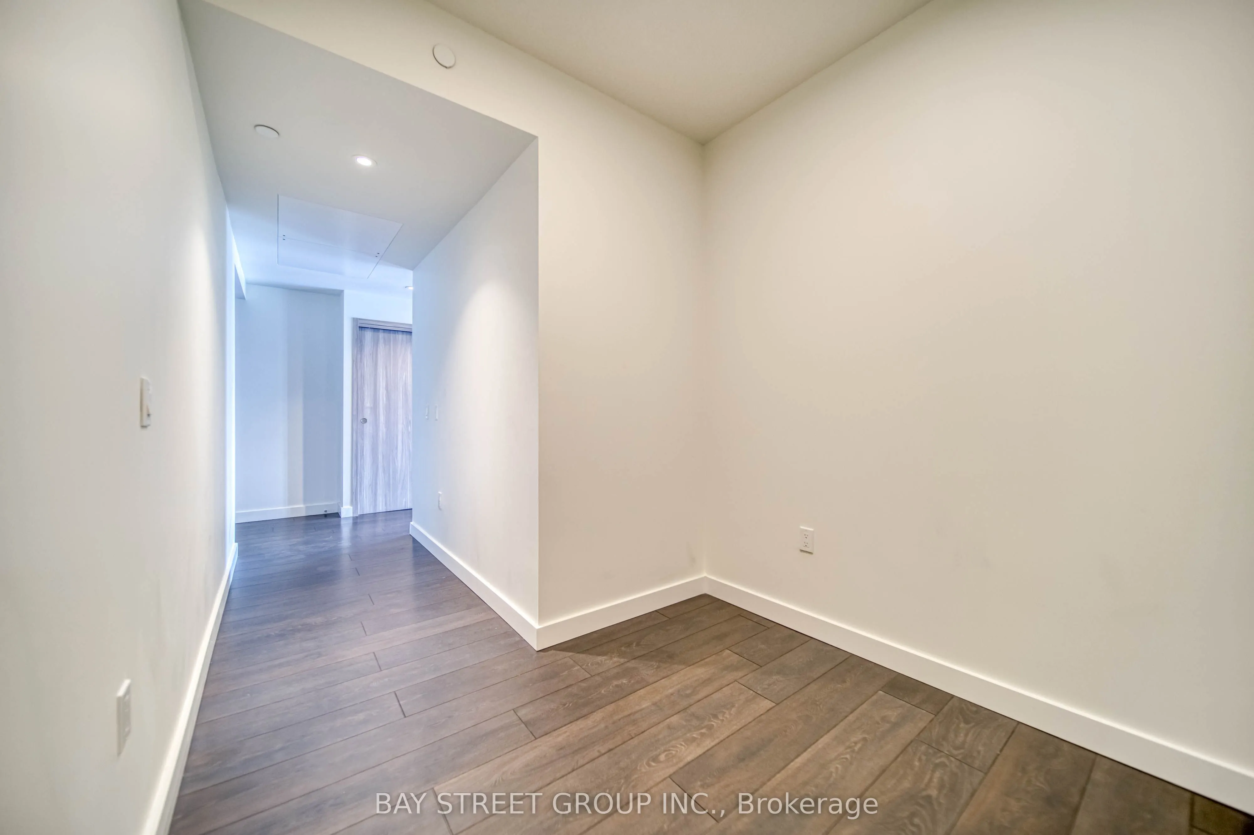 95 Mcmahon Drive, #3909