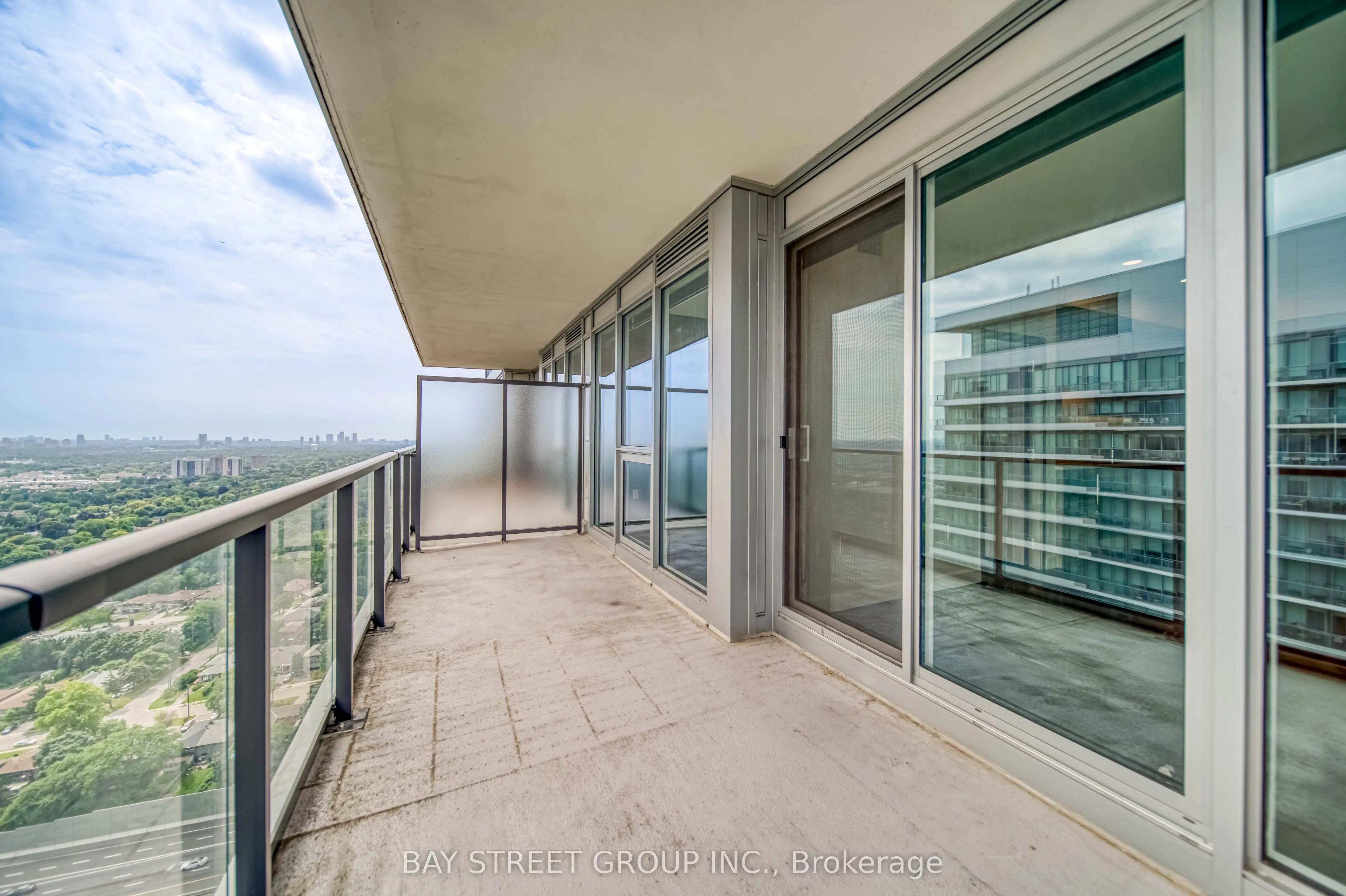 95 Mcmahon Drive, #3909