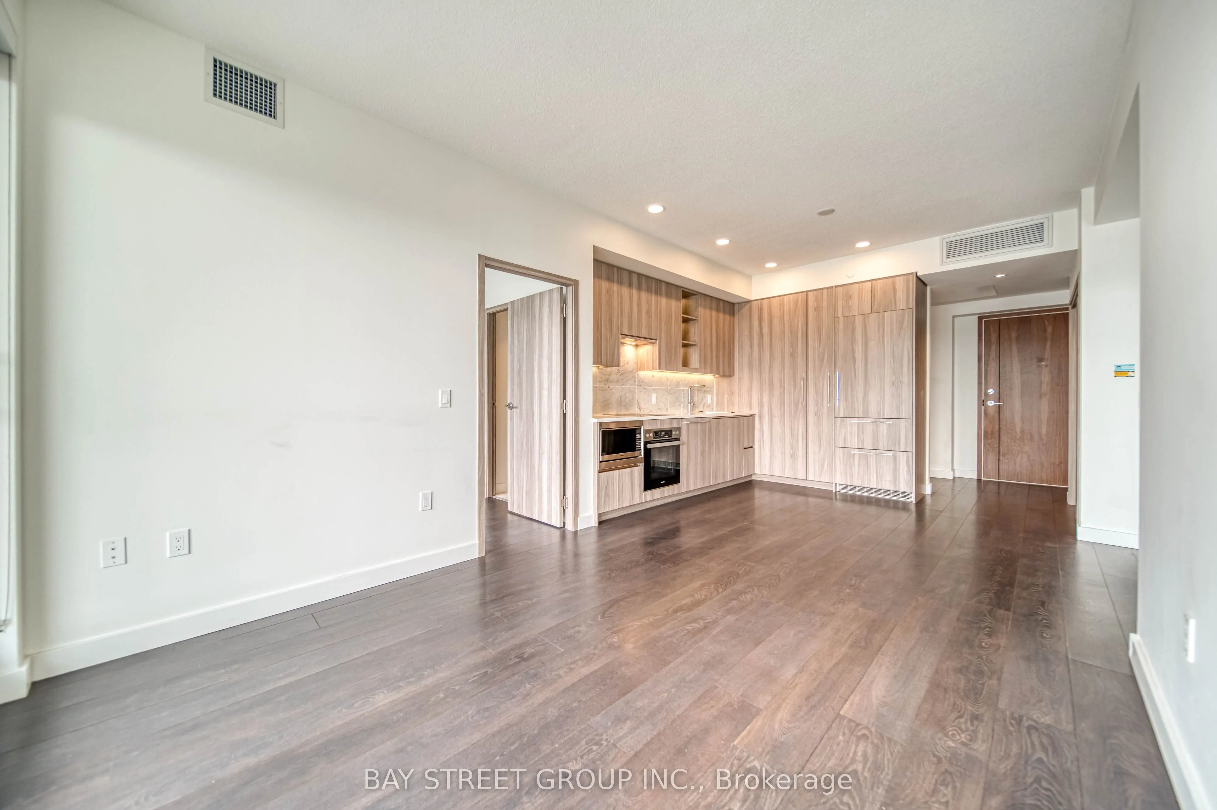 95 Mcmahon Drive, #3909