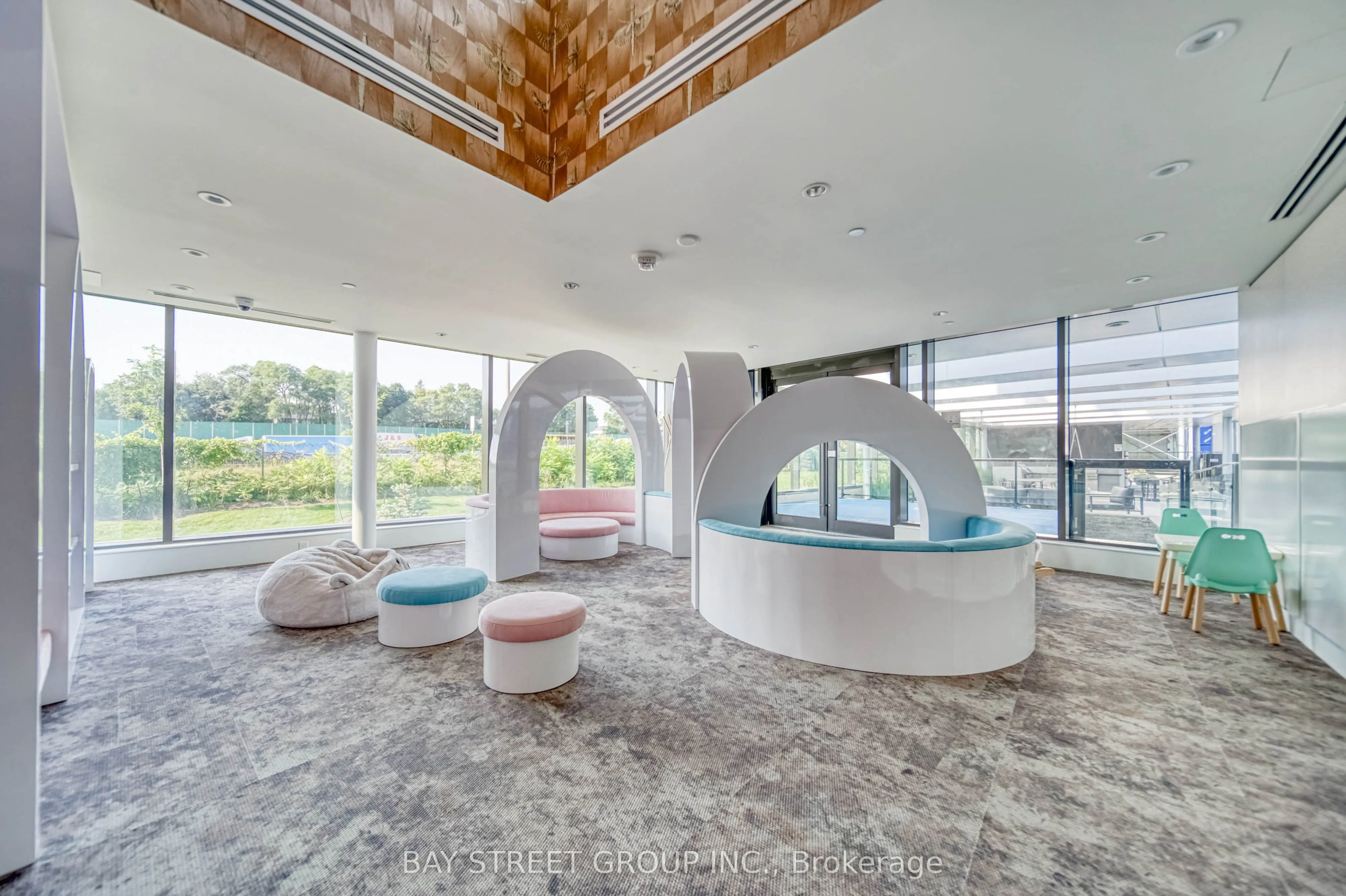 95 Mcmahon Drive, #3909