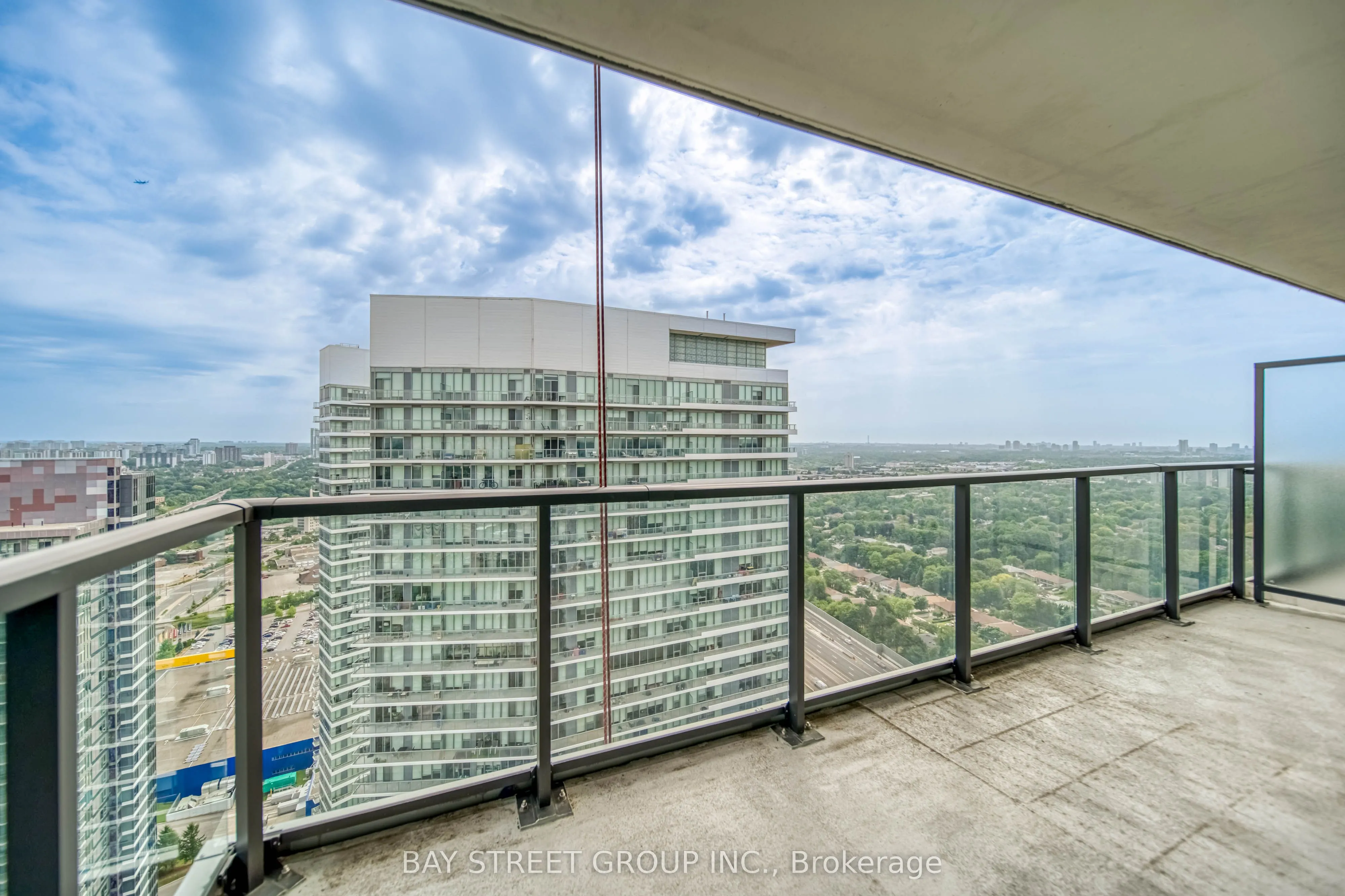 95 Mcmahon Drive, #3909