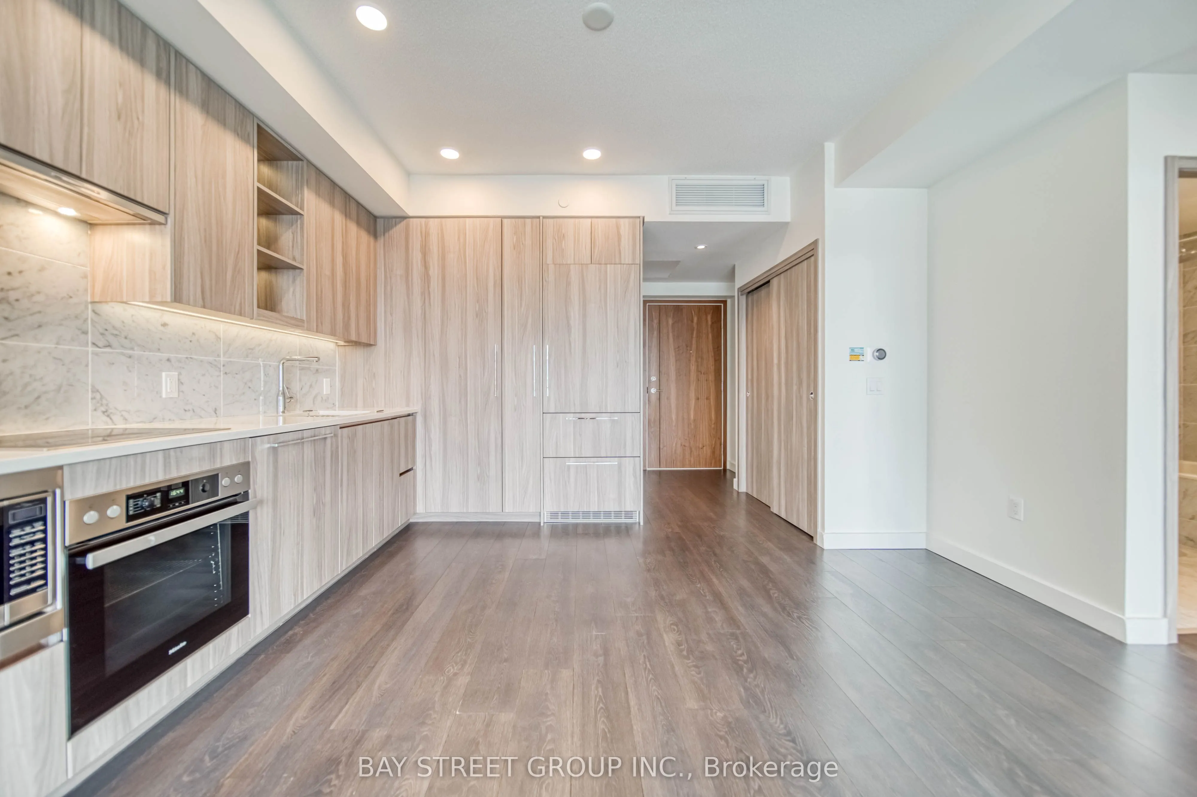 95 Mcmahon Drive, #3909
