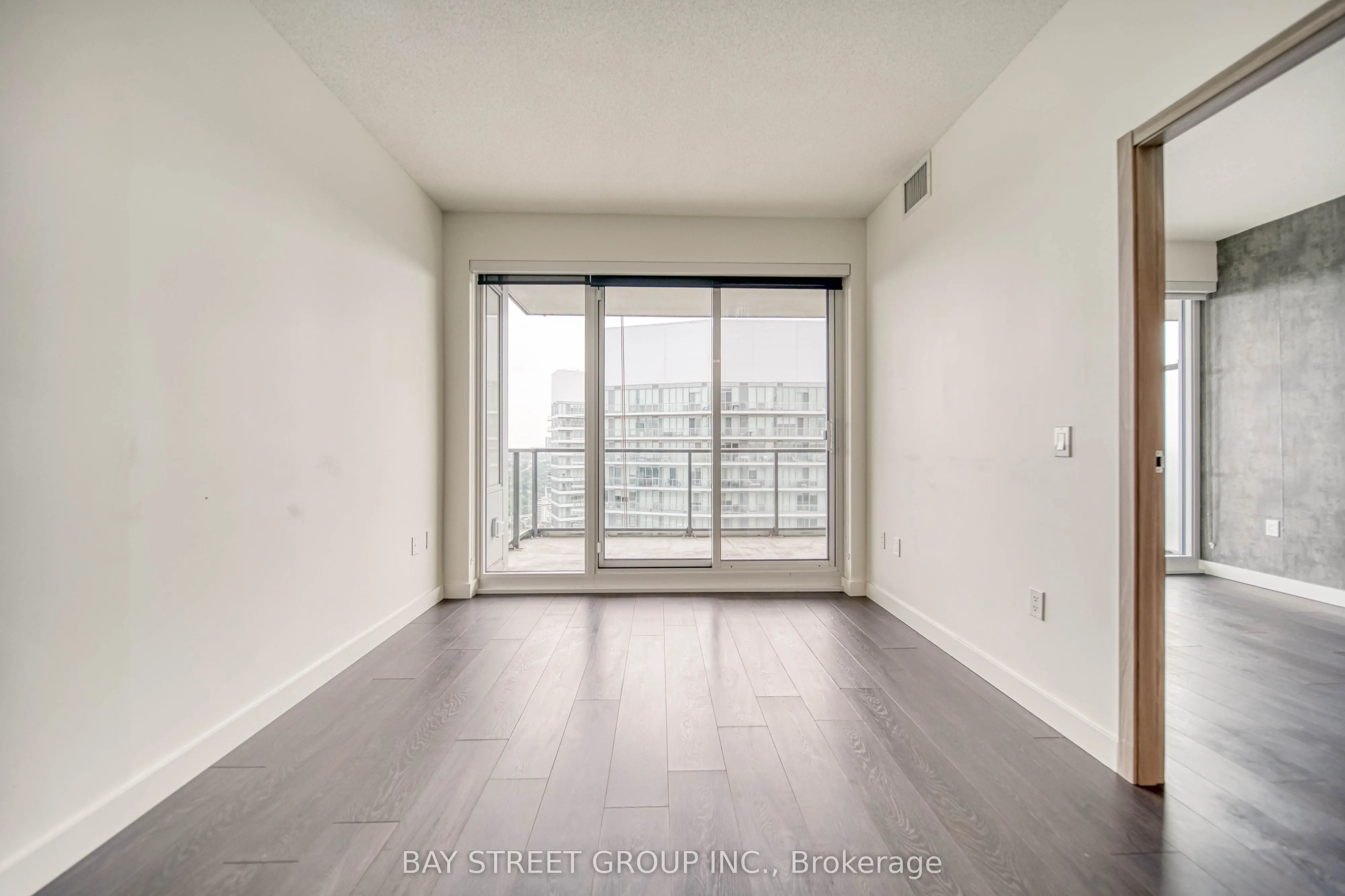 95 Mcmahon Drive, #3909