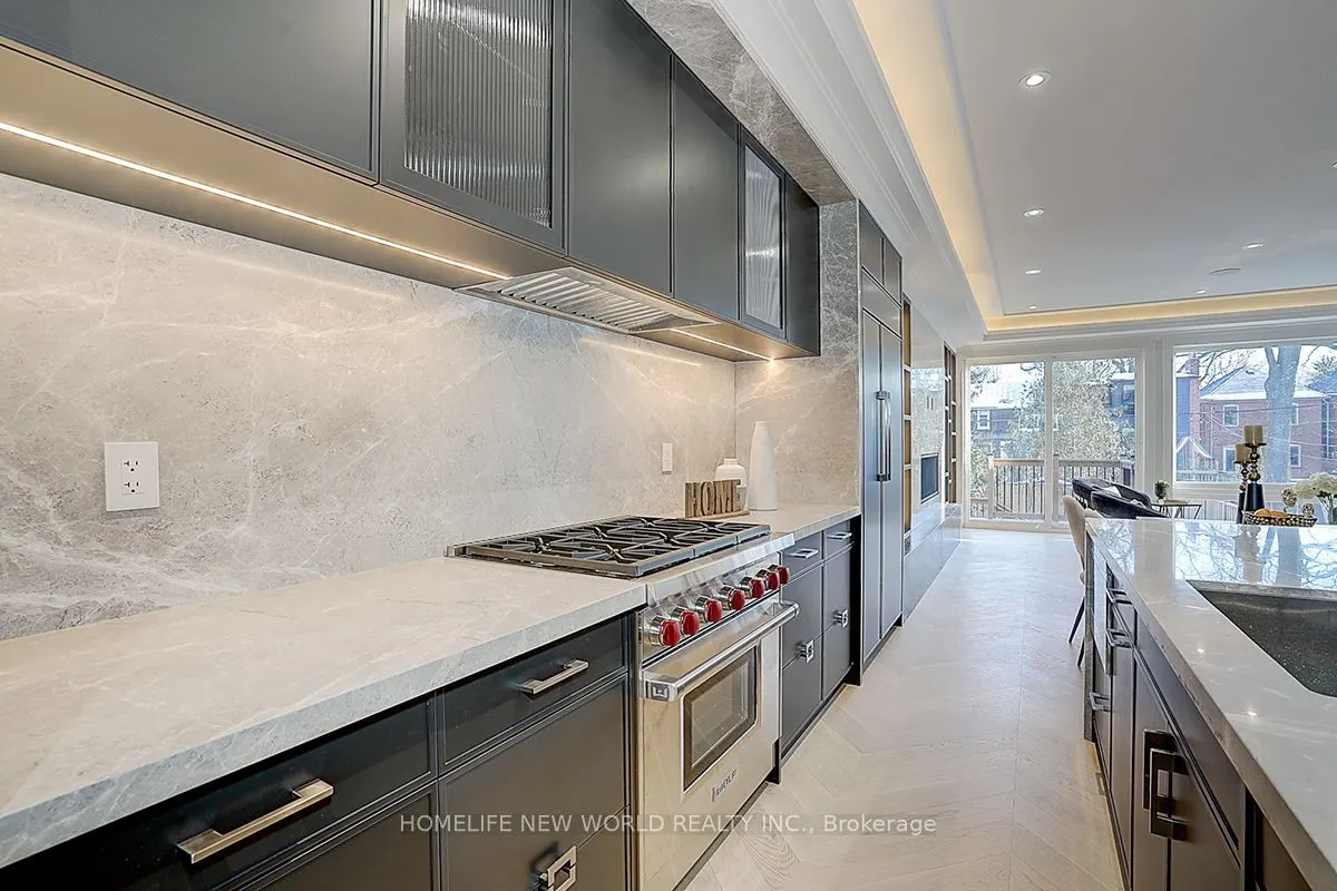 625 Soudan Avenue