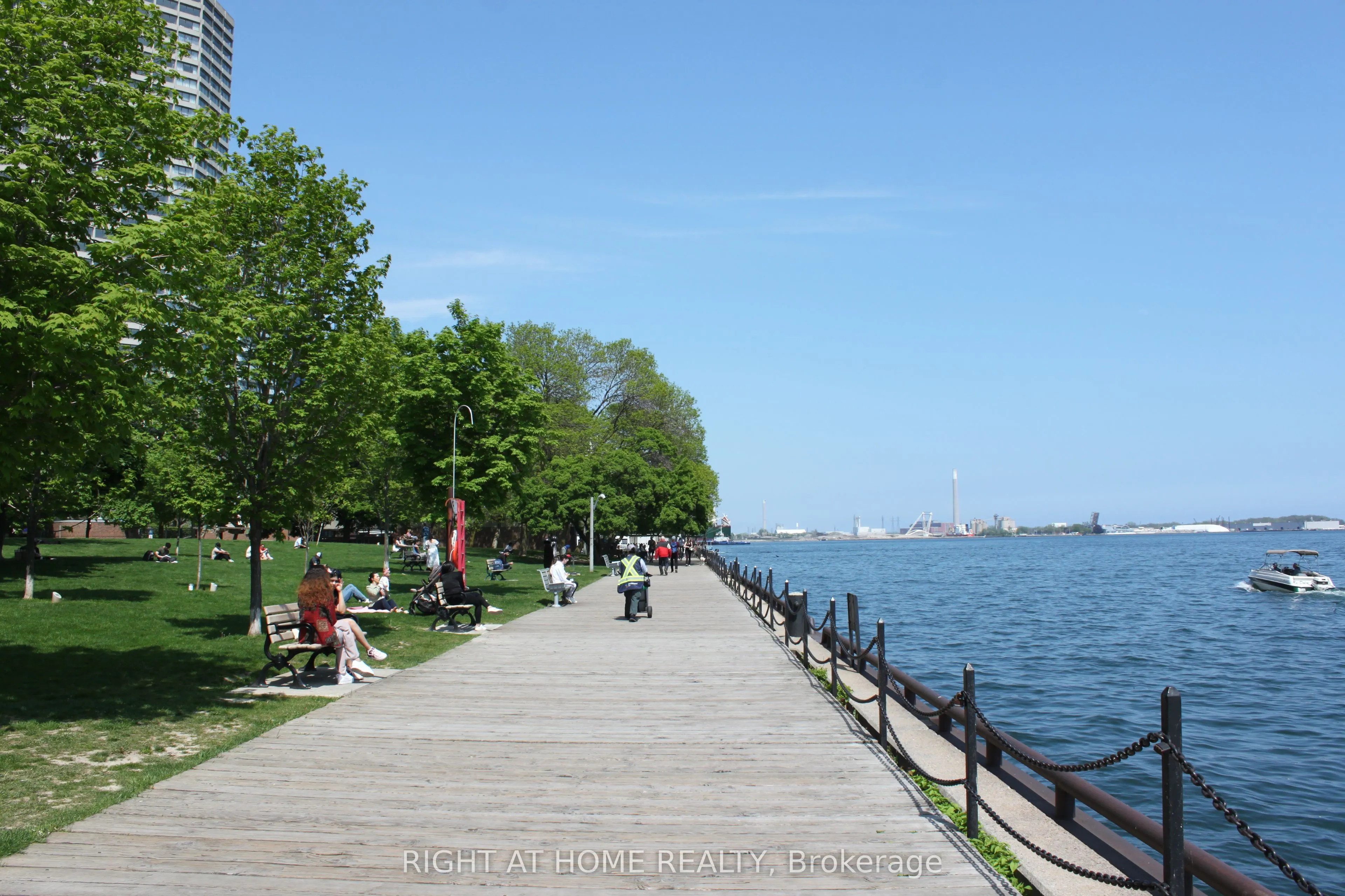 33 Harbour Square, #3240