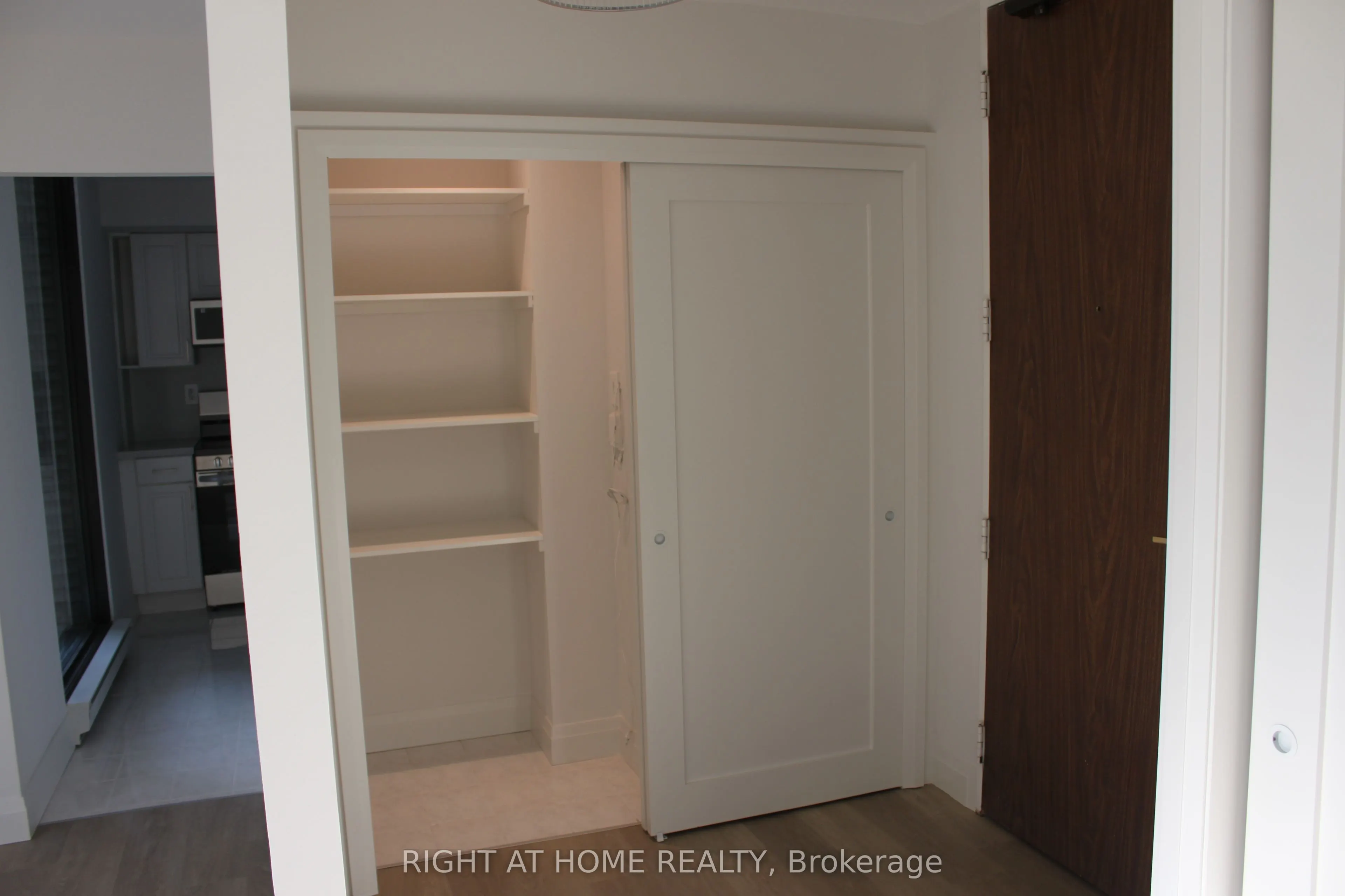 33 Harbour Square, #3240