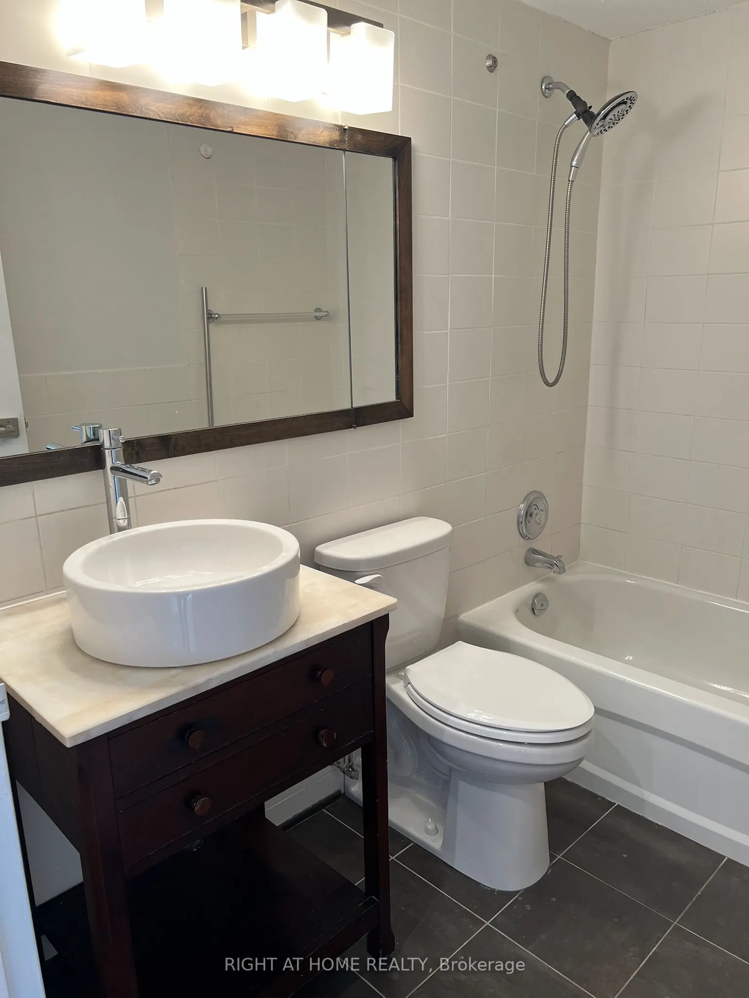 33 Harbour Square, #3240